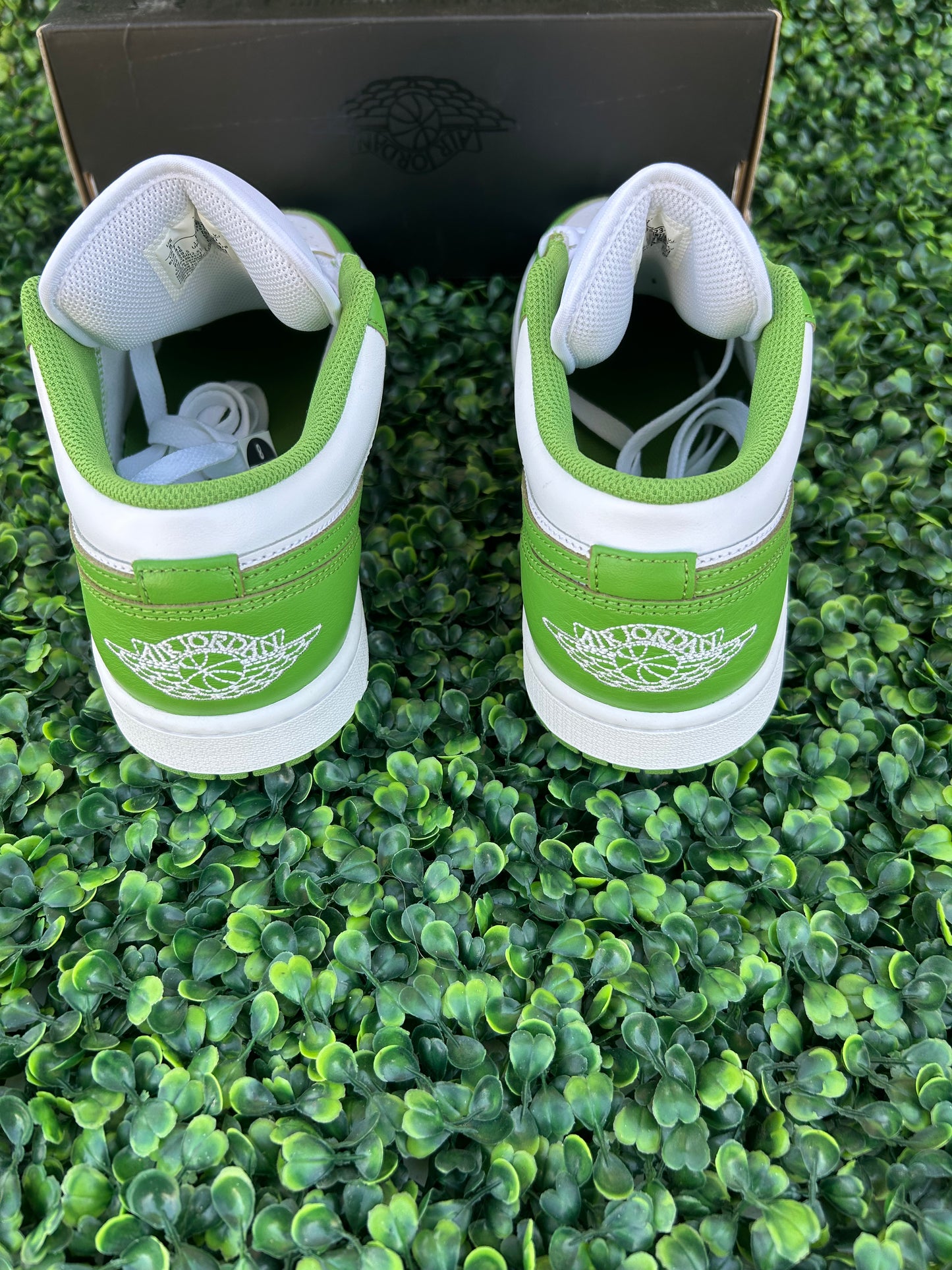 Jordan 1 low size 8