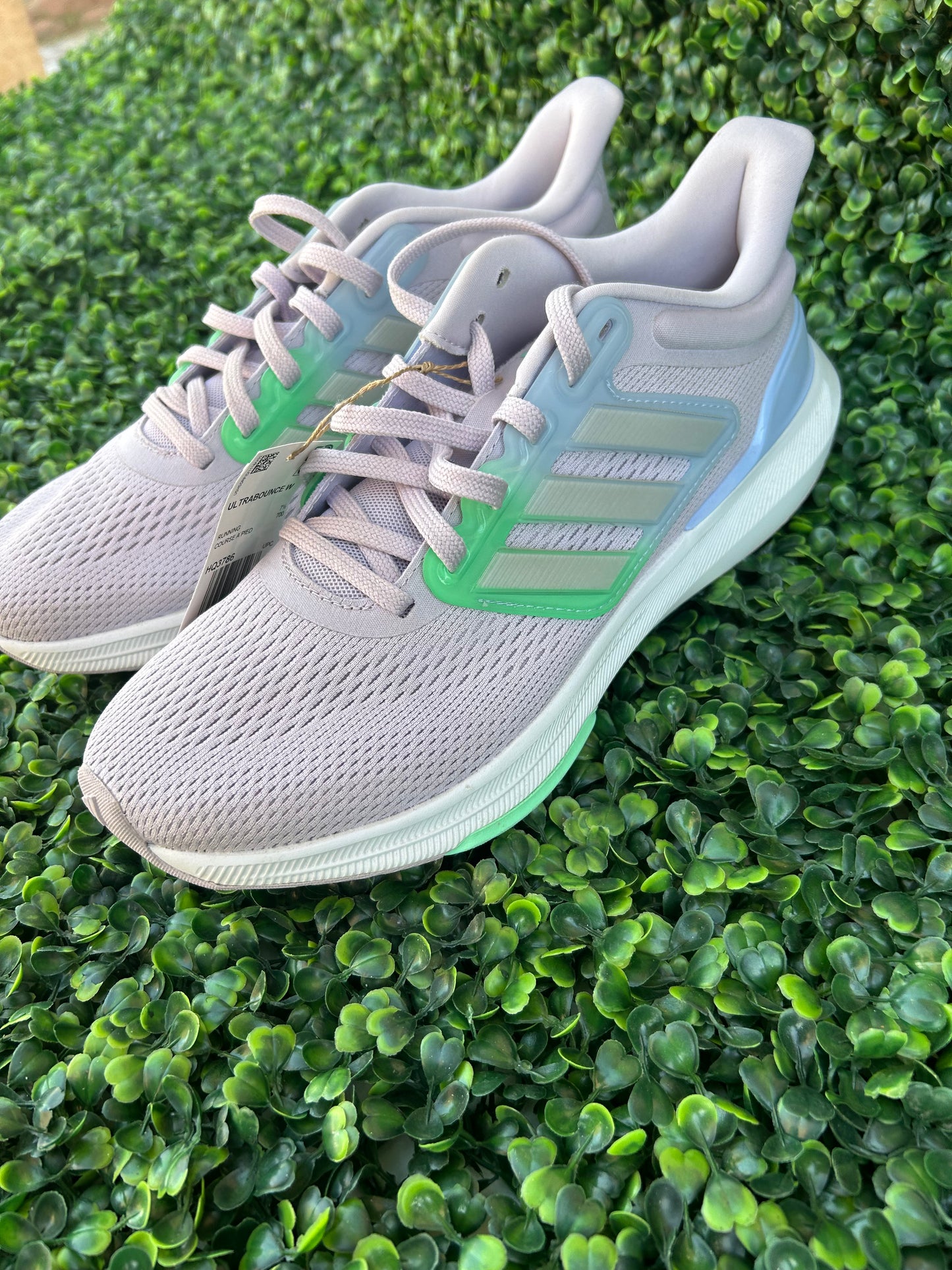 Adidas ultra bounce size 9
