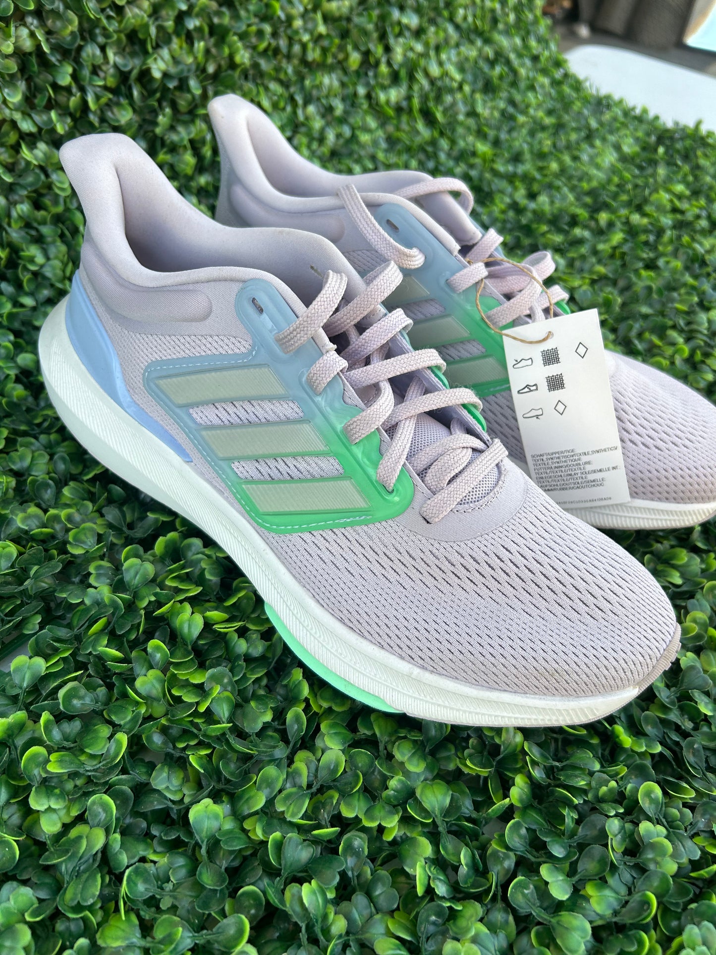 Adidas ultra bounce size 9