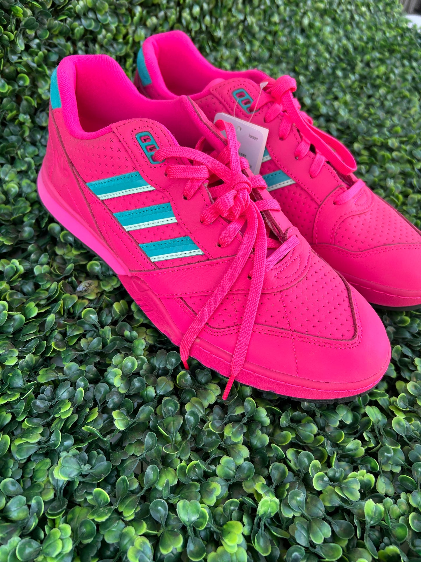 Adidas A.R trainer size 9.5m