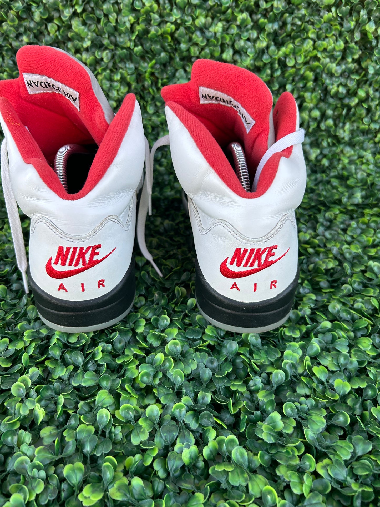 Nike air Jordan 5 size 9.5