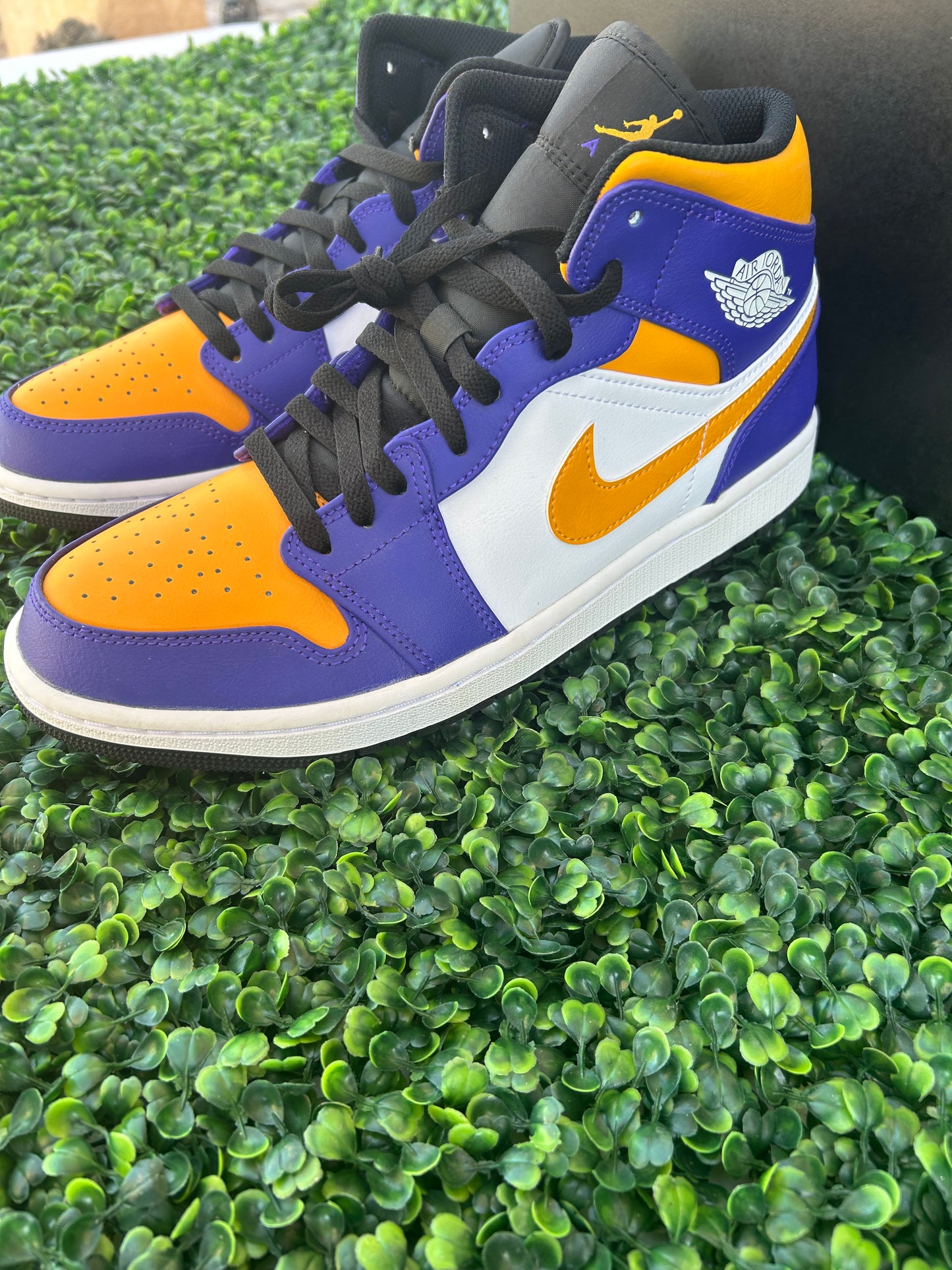Nike air Jordan 1 mid size 10
