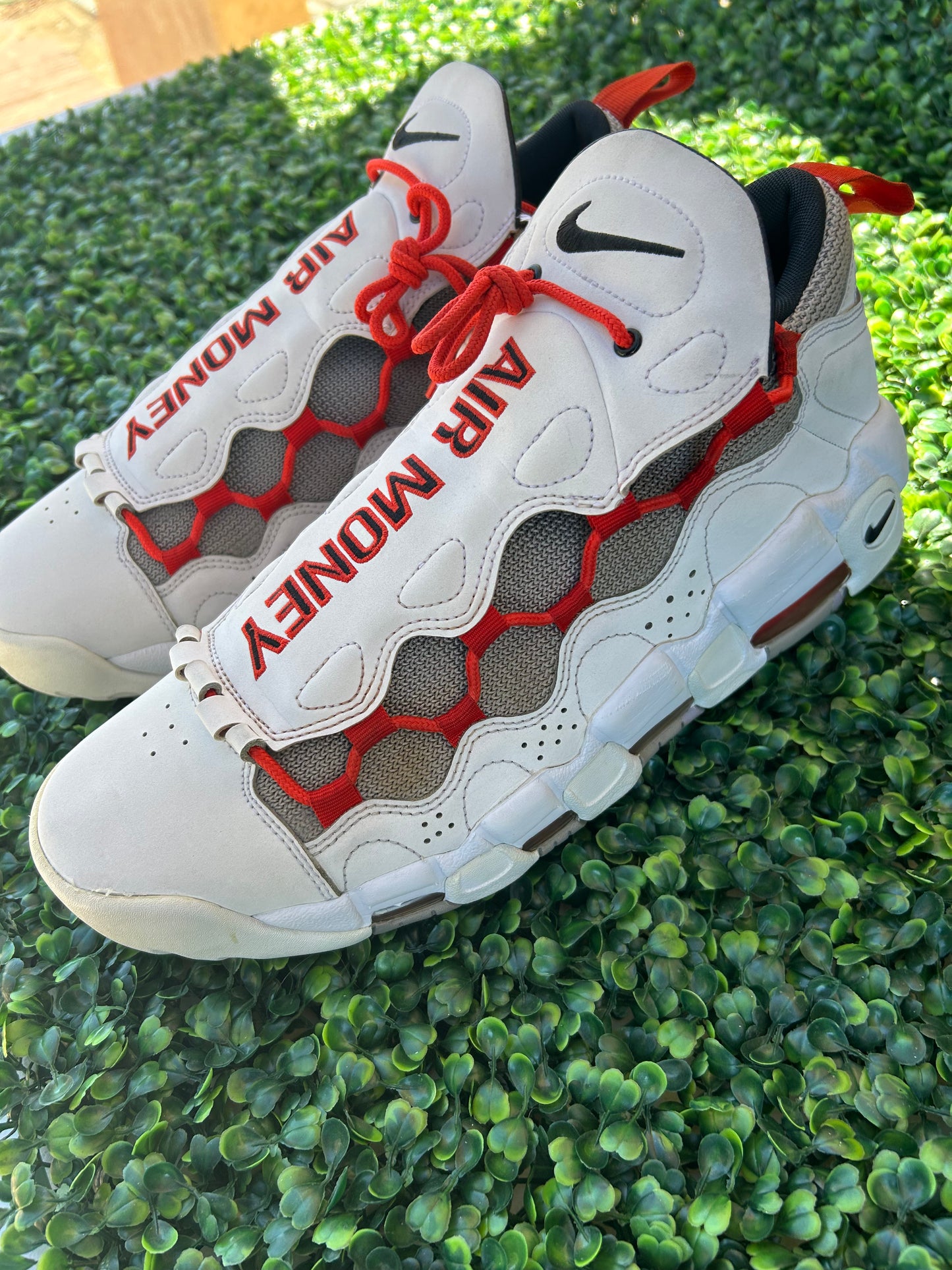 Nike air more money size 11.5m