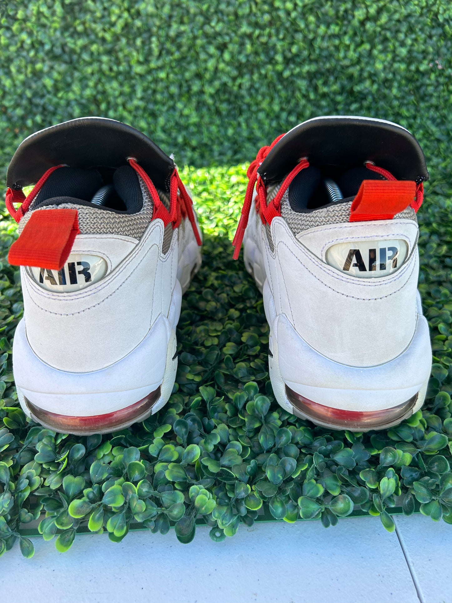 Nike air more money size 11.5m