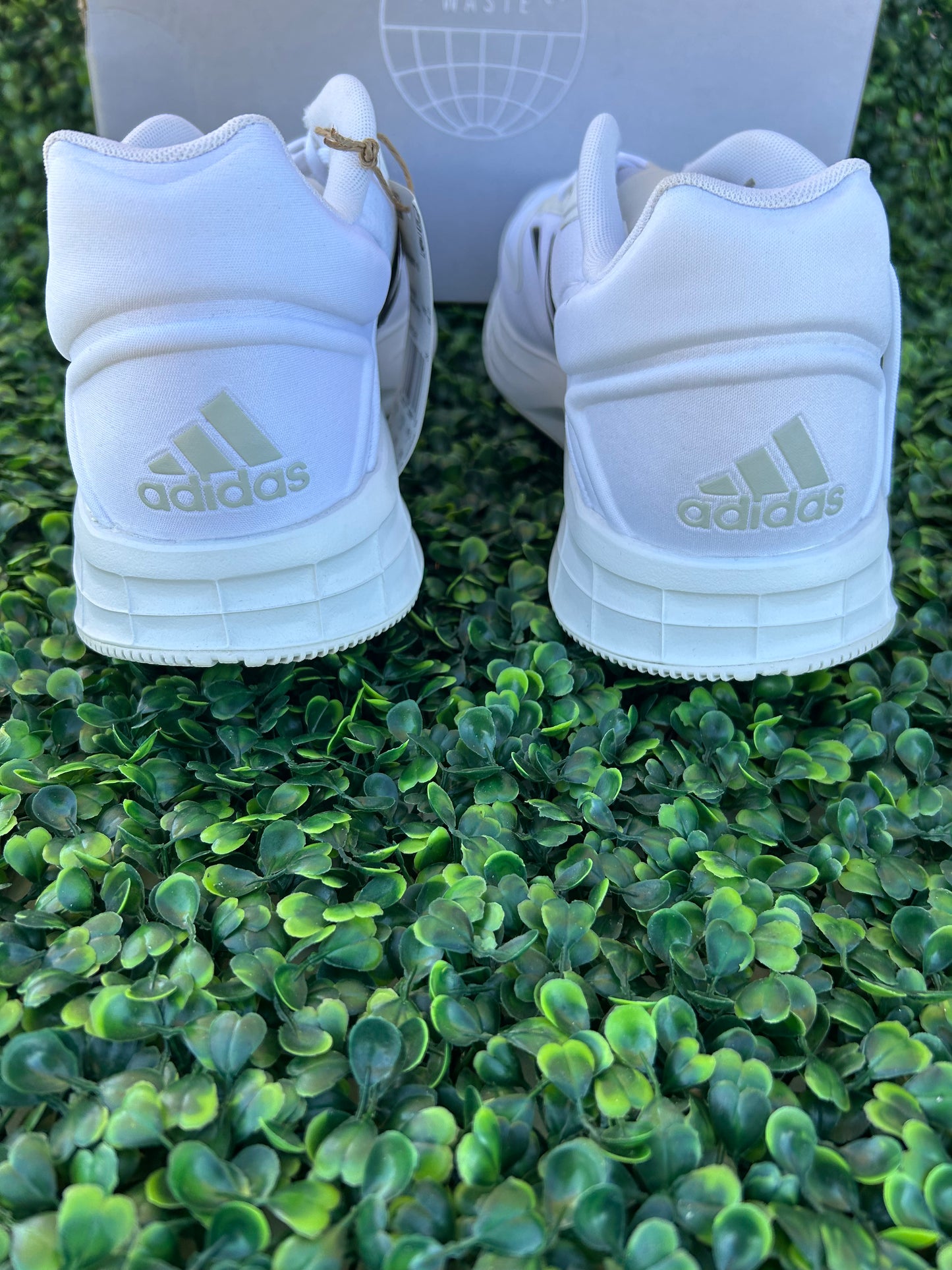 Adidas duramo 10 size 12m