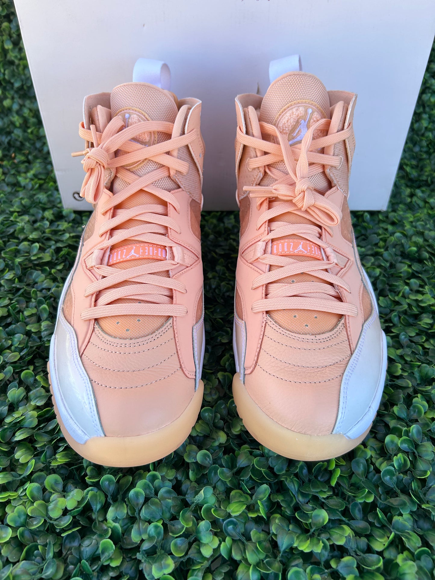 Jordan jumpman two trey size 10.5m