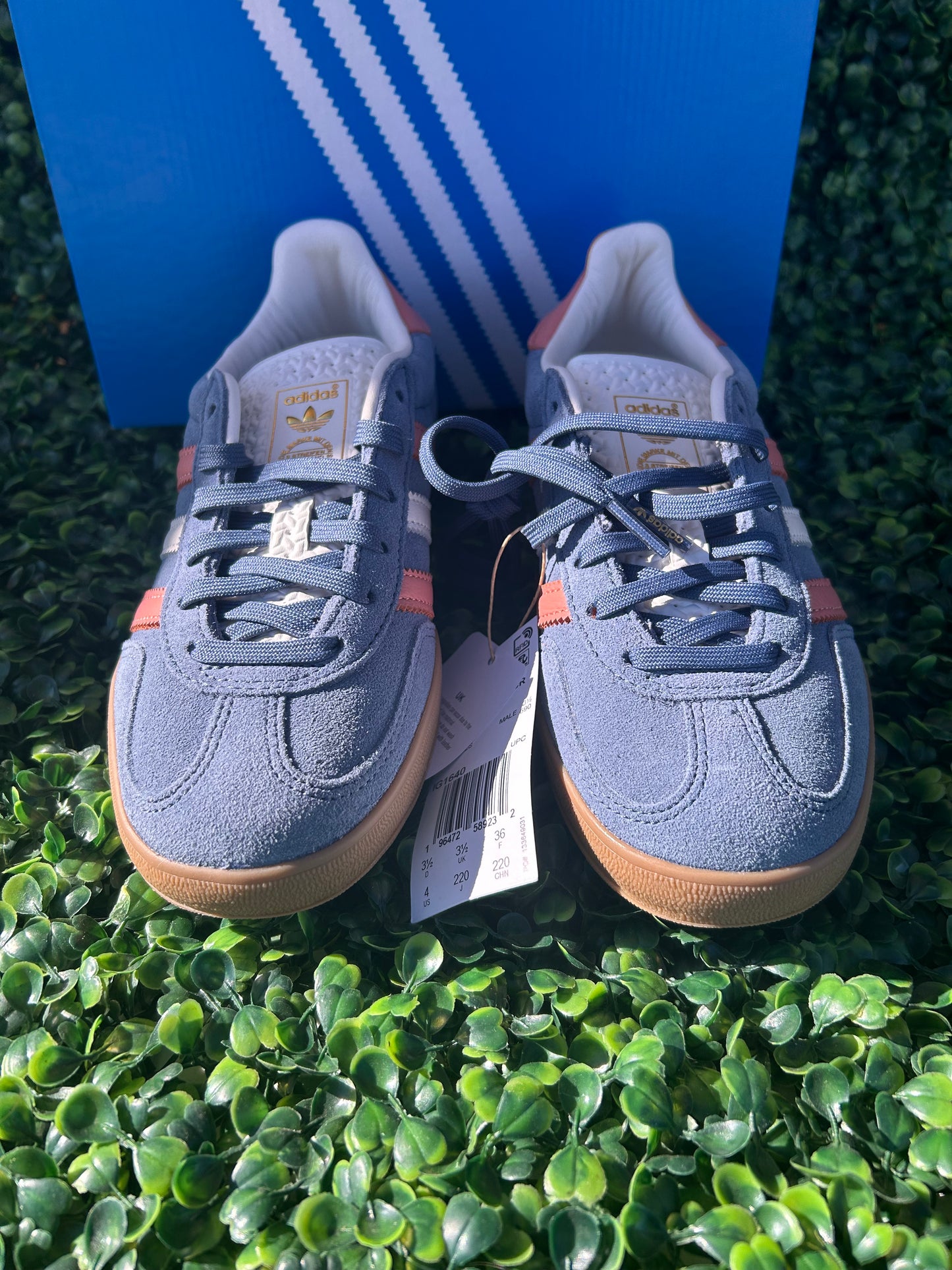 Adidas gazelle size 4