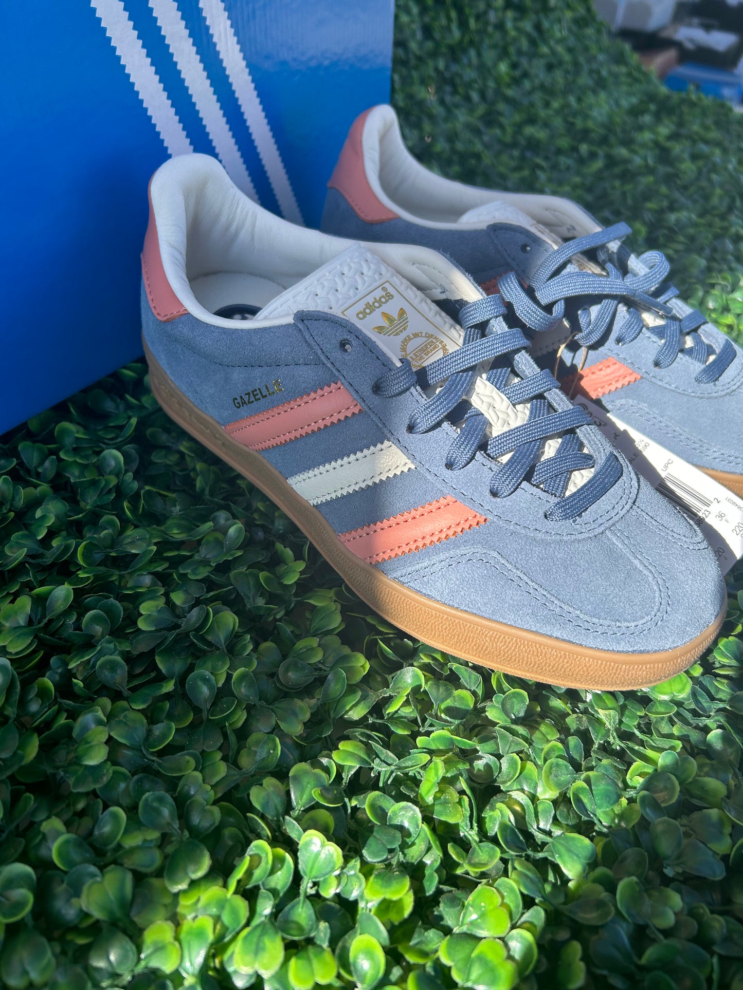 Adidas gazelle size 4