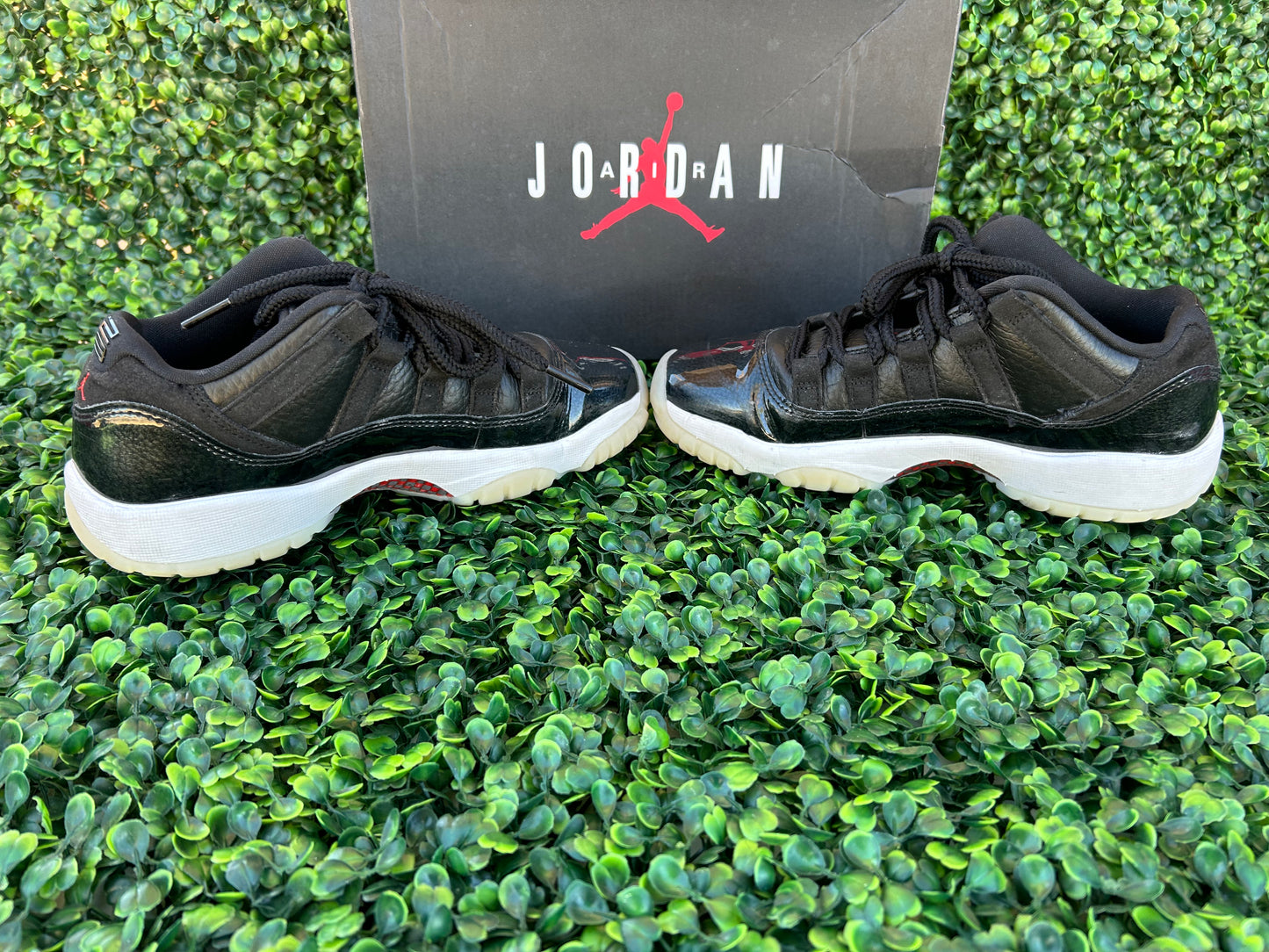 Jordan 11 low size 4y
