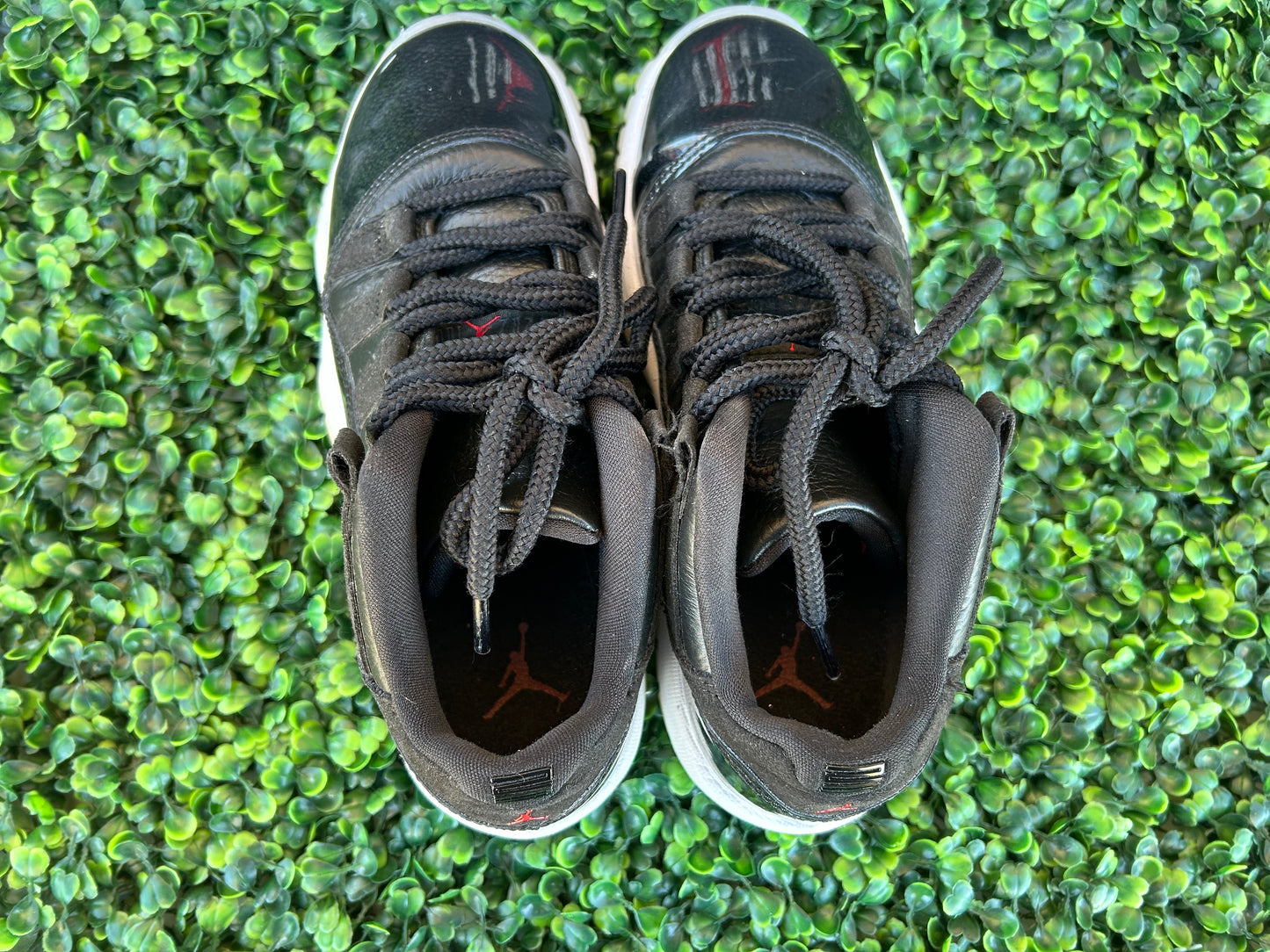 Jordan 11 low size 4y