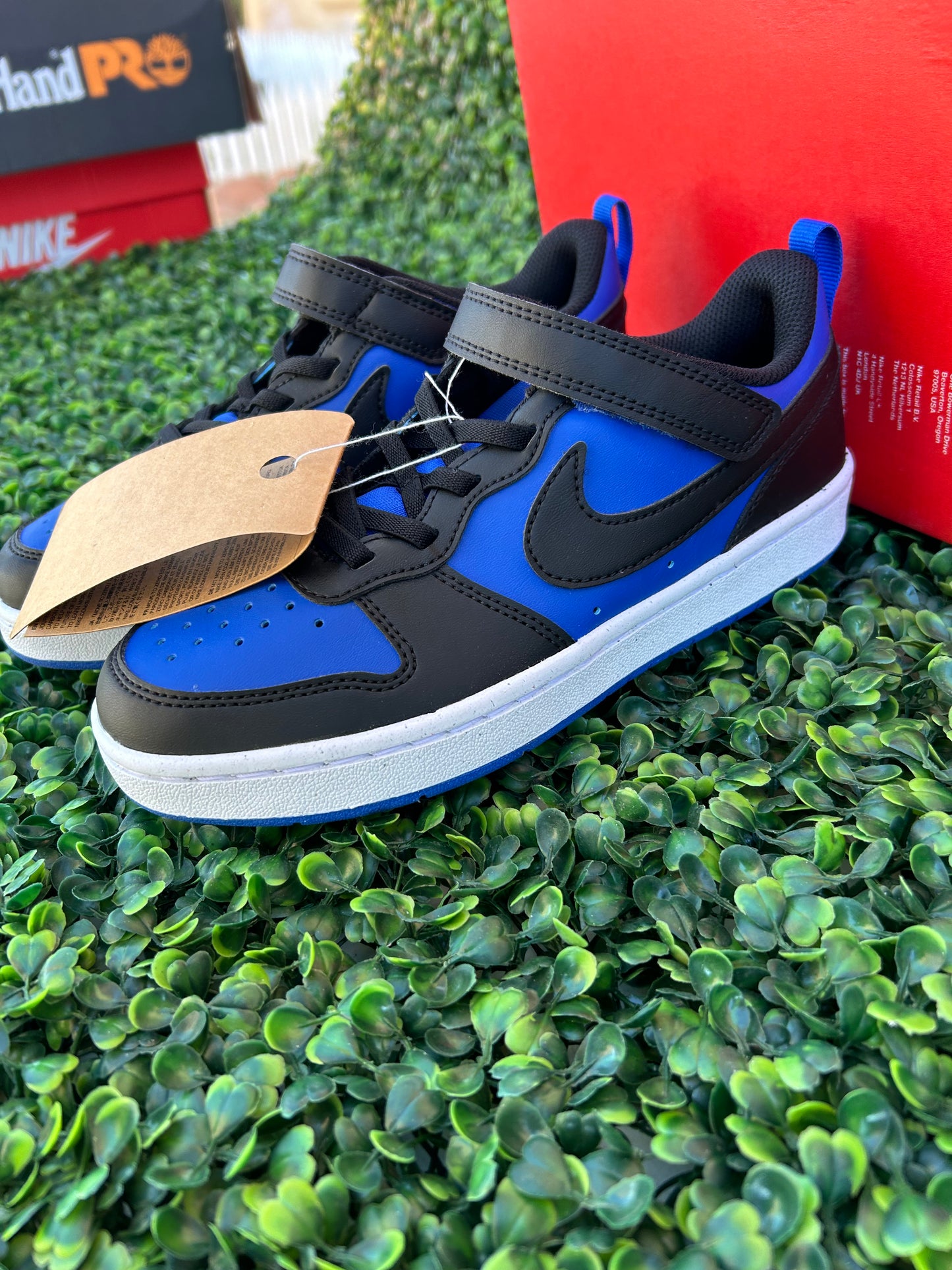 Nike court size 2.5y