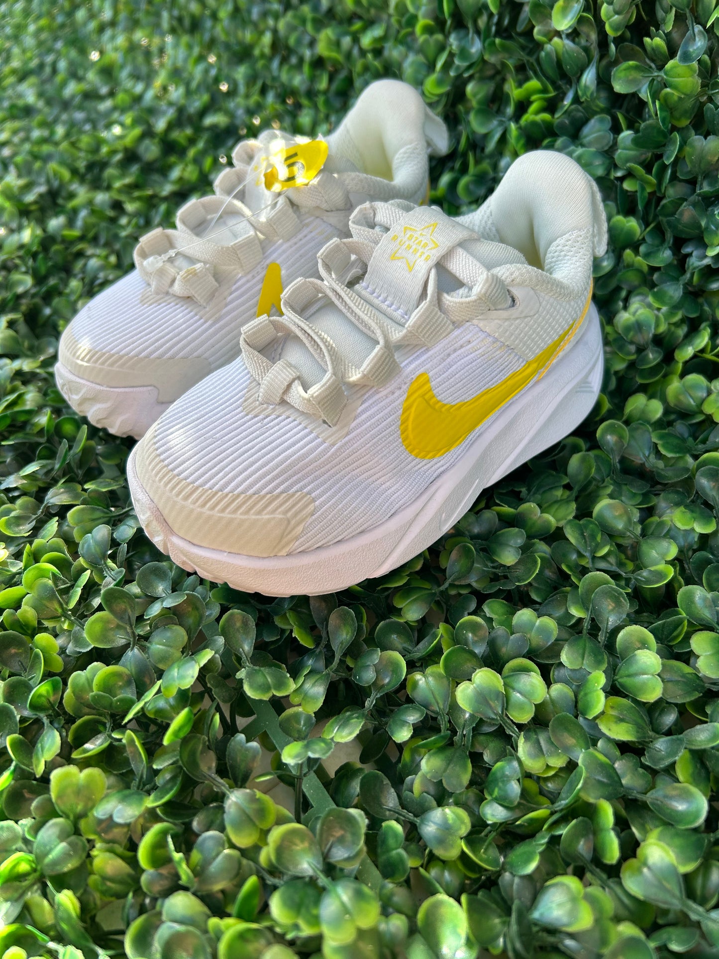 Nike star runner size 5c size 10c