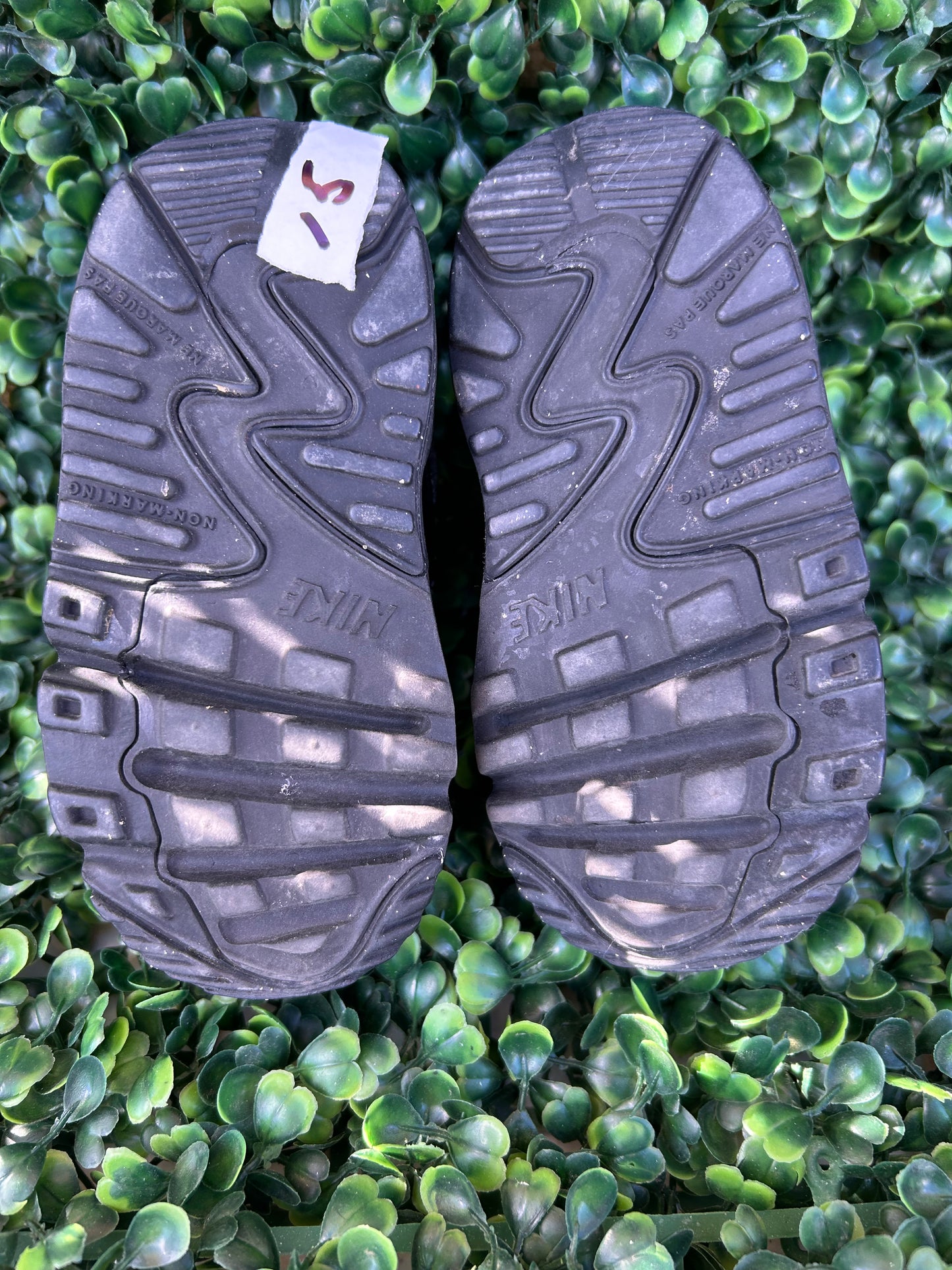 Nike air max 90 size 5c