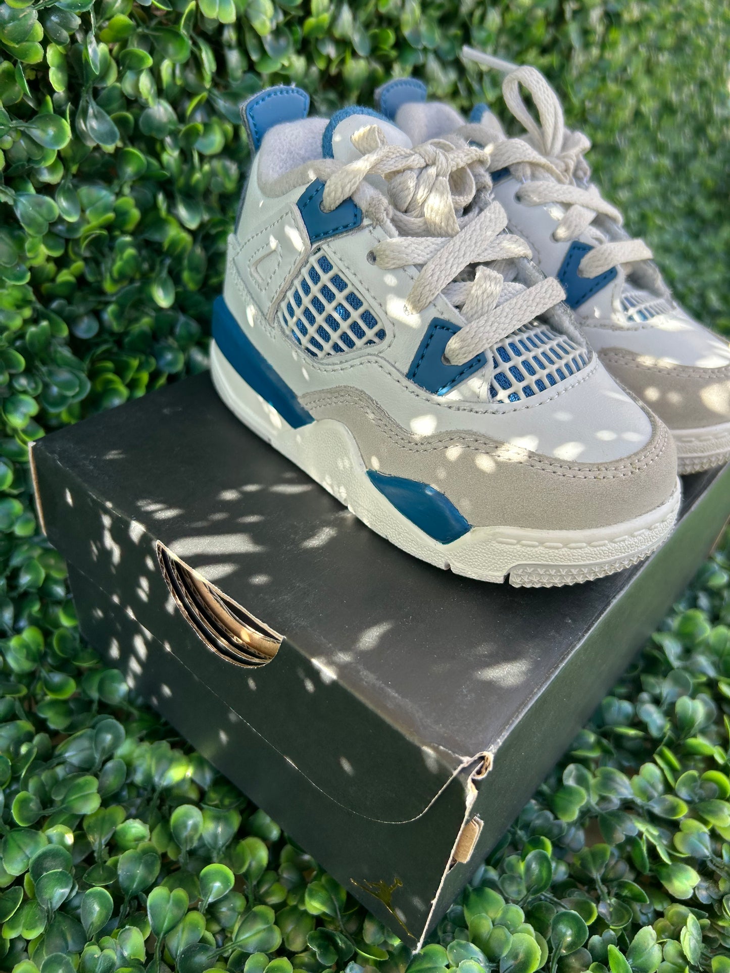 Jordan 4 retro size 5c