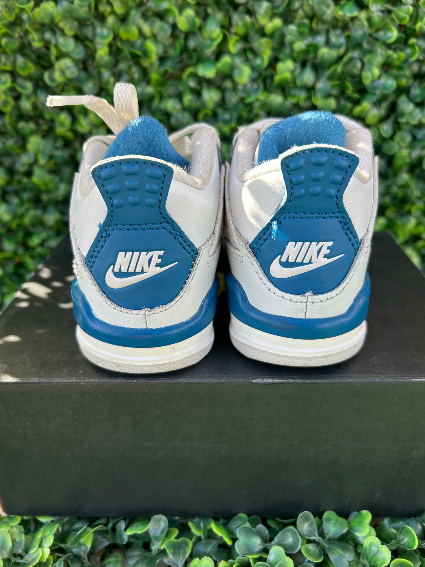 Jordan 4 retro size 5c