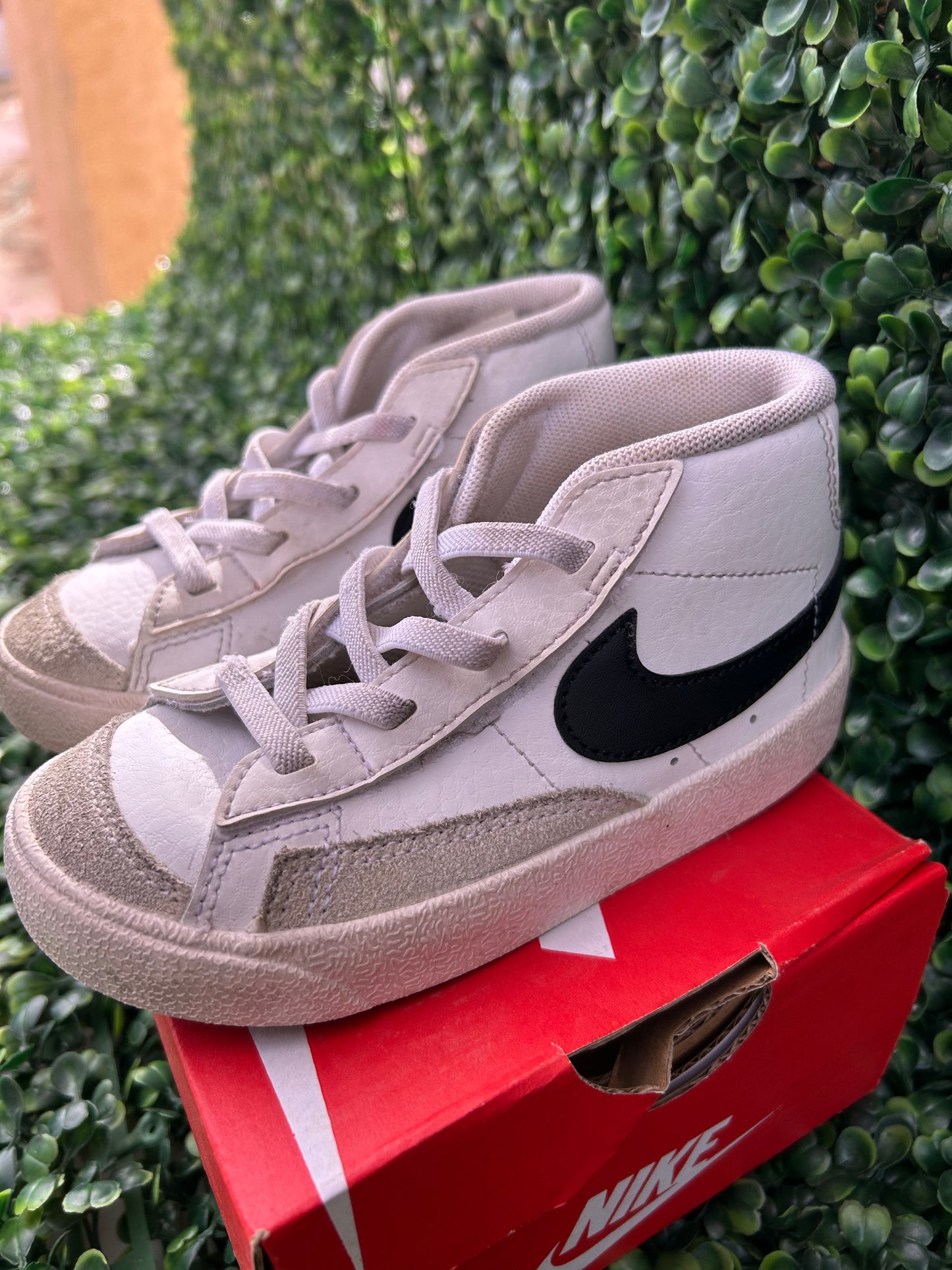 Nike blazer mid 77 size 9c