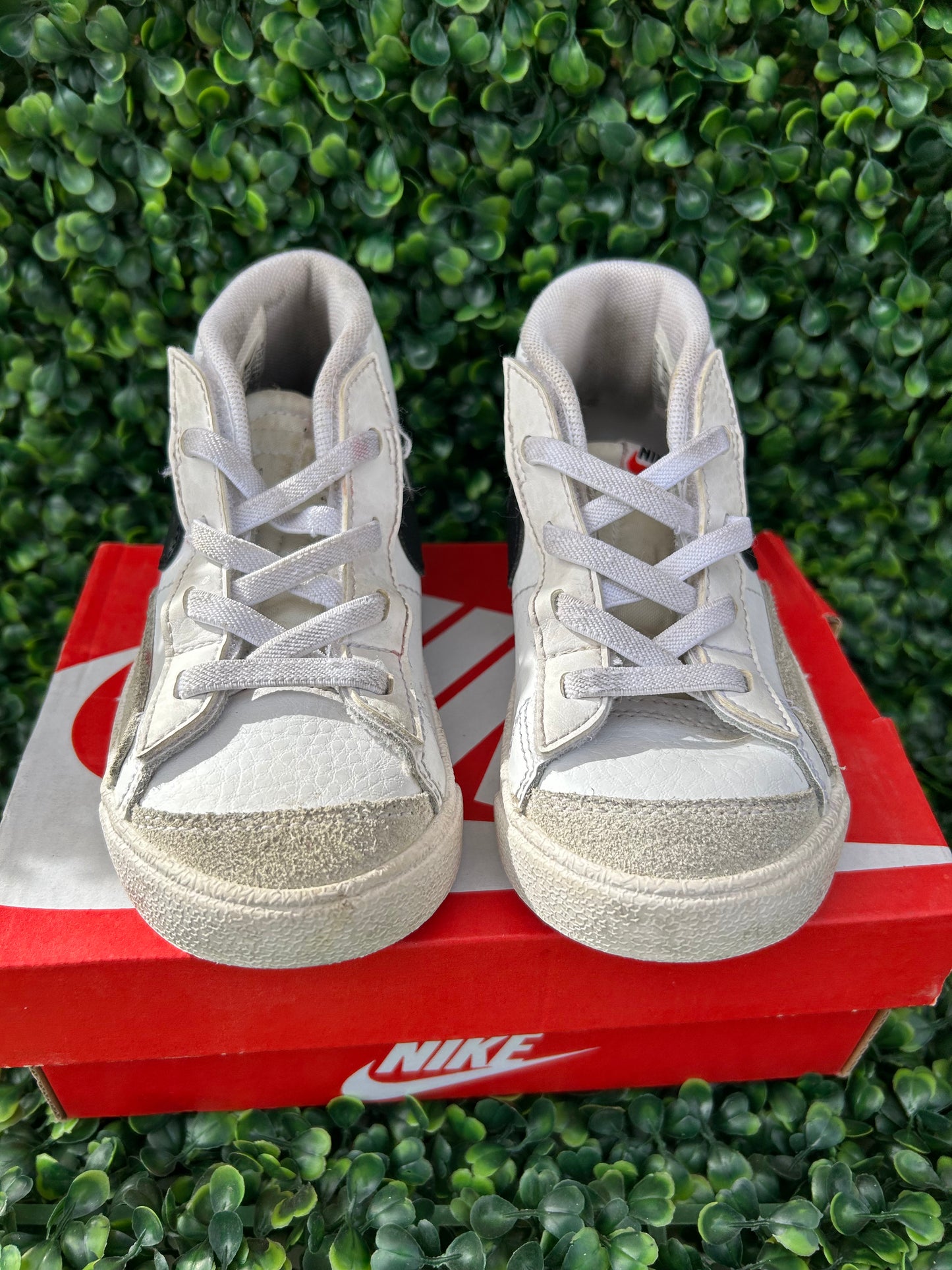 Nike blazer mid 77 size 9c