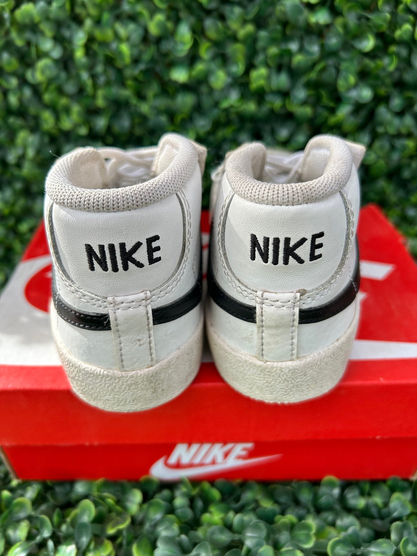 Nike blazer mid 77 size 9c
