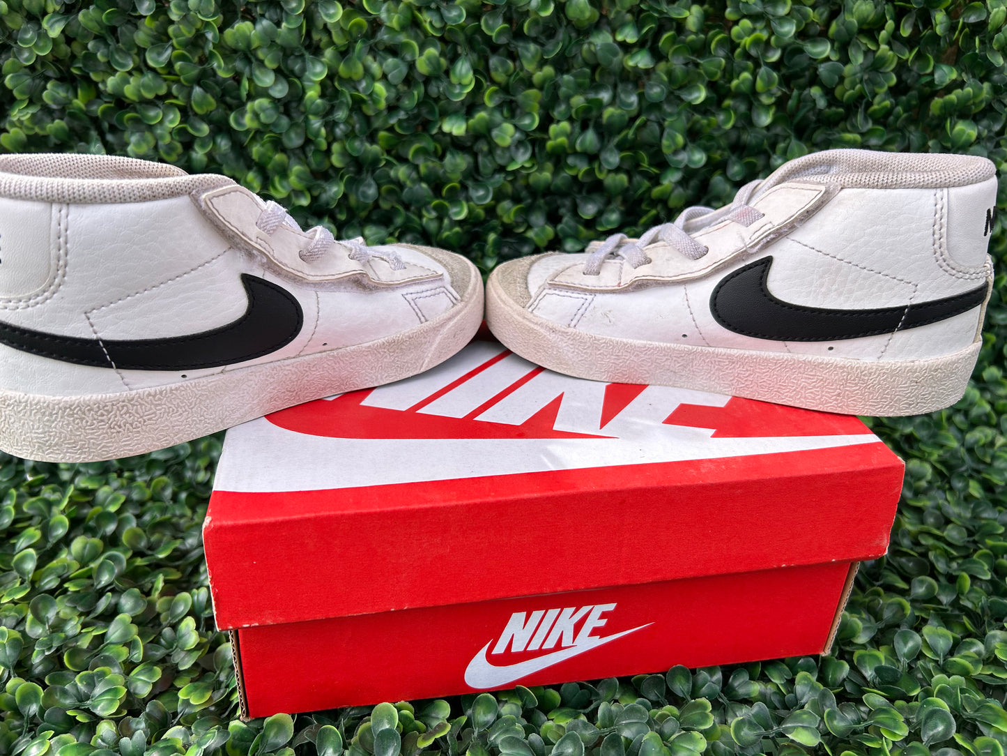 Nike blazer mid 77 size 9c