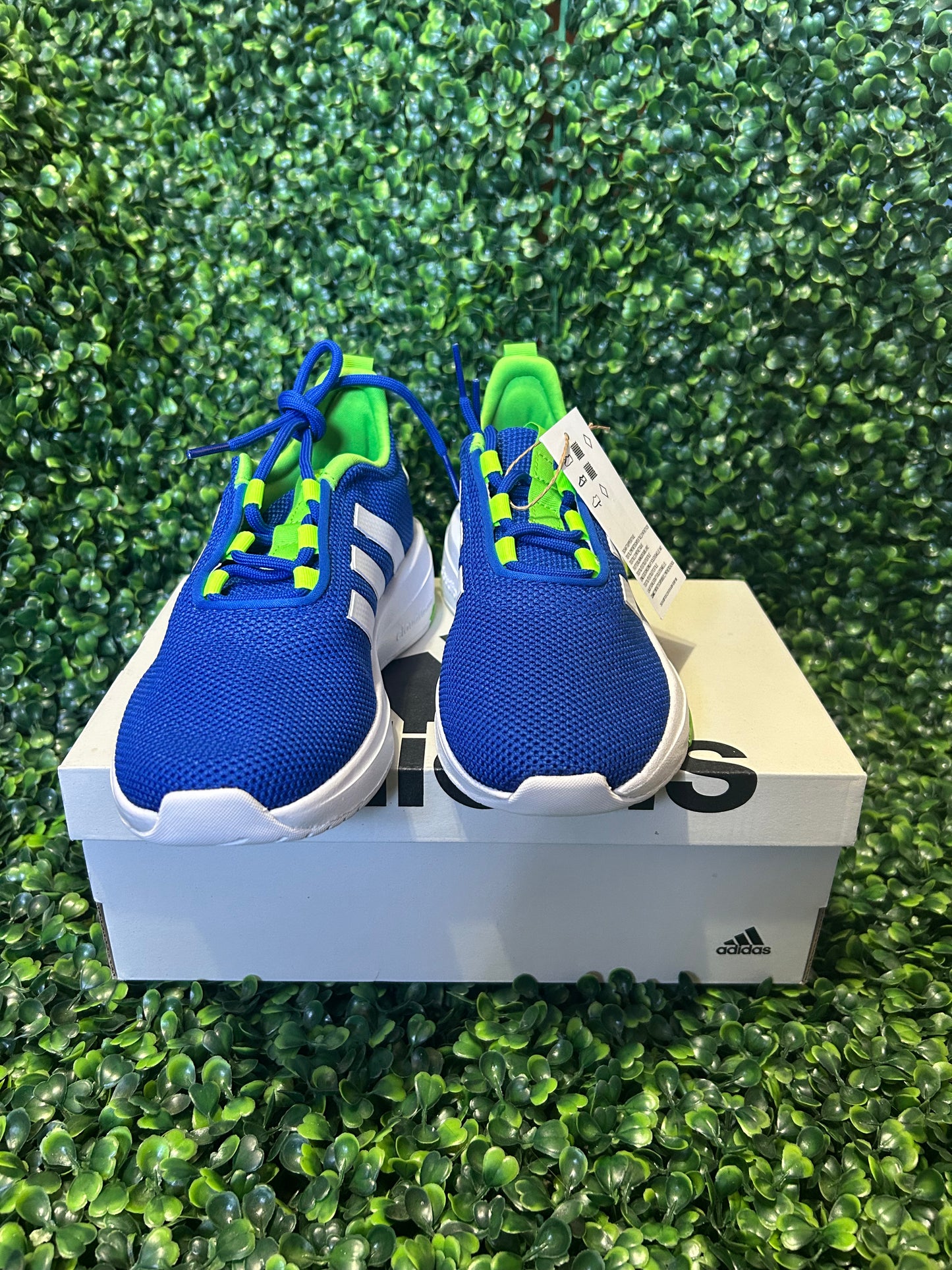 Adidas racer tr23 size 1y
