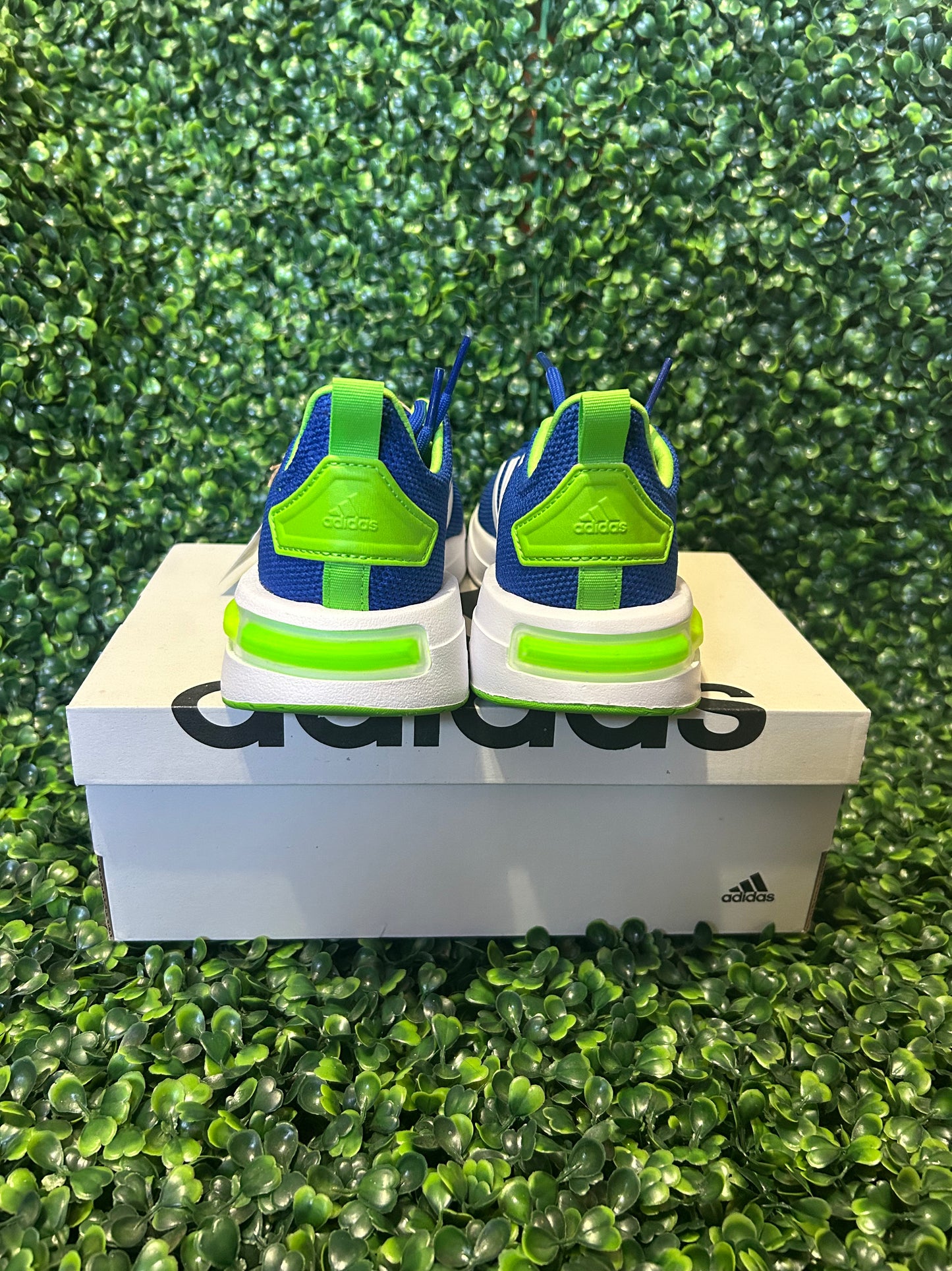 Adidas racer tr23 size 1y