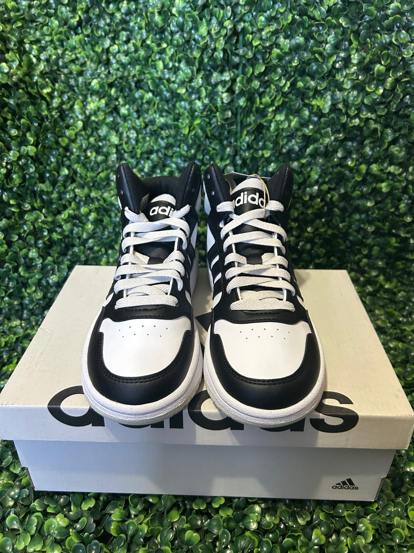 Adidas hoop 3.0 size 2y size 3y