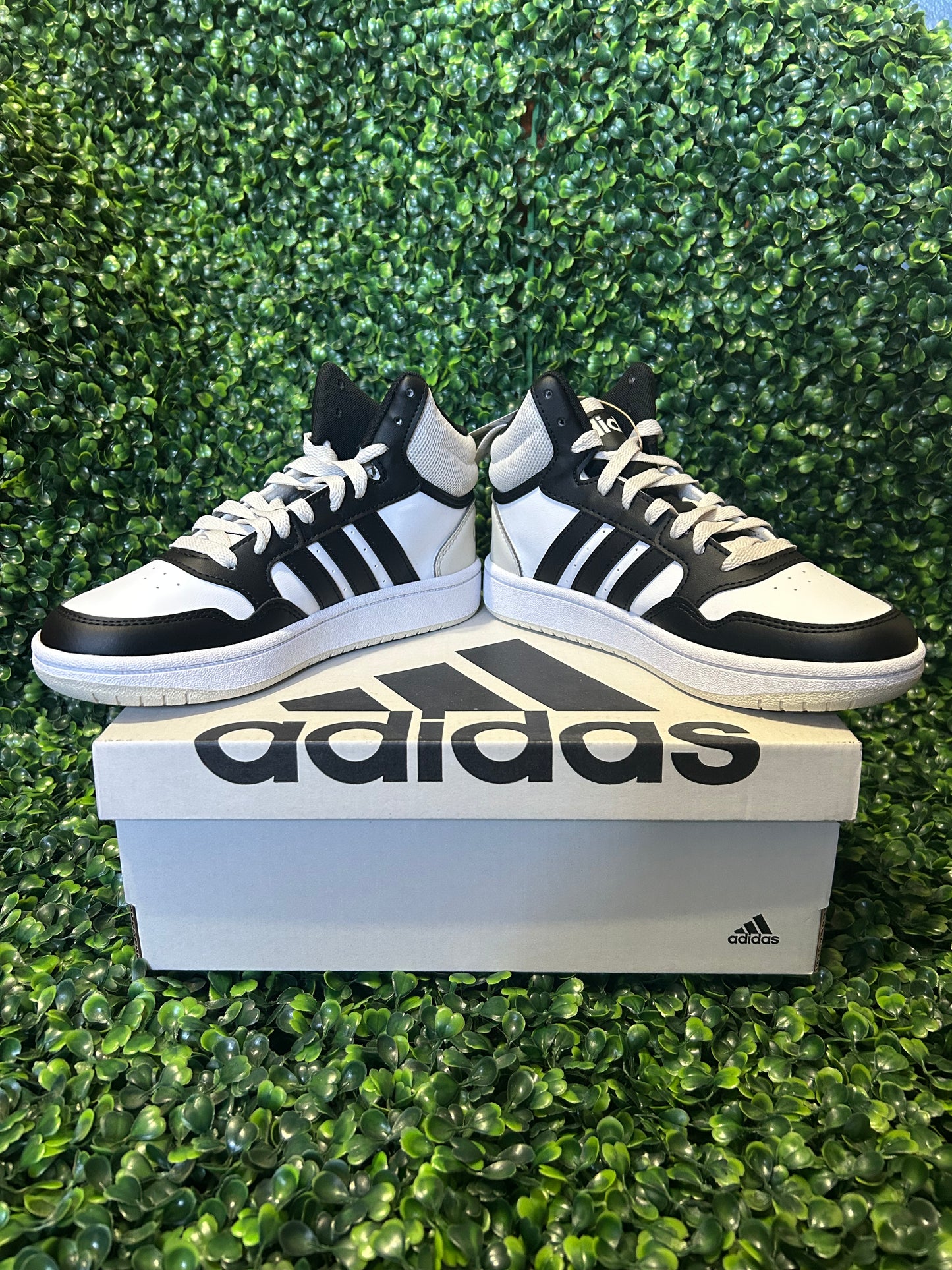 Adidas hoop 3.0 size 2y size 3y