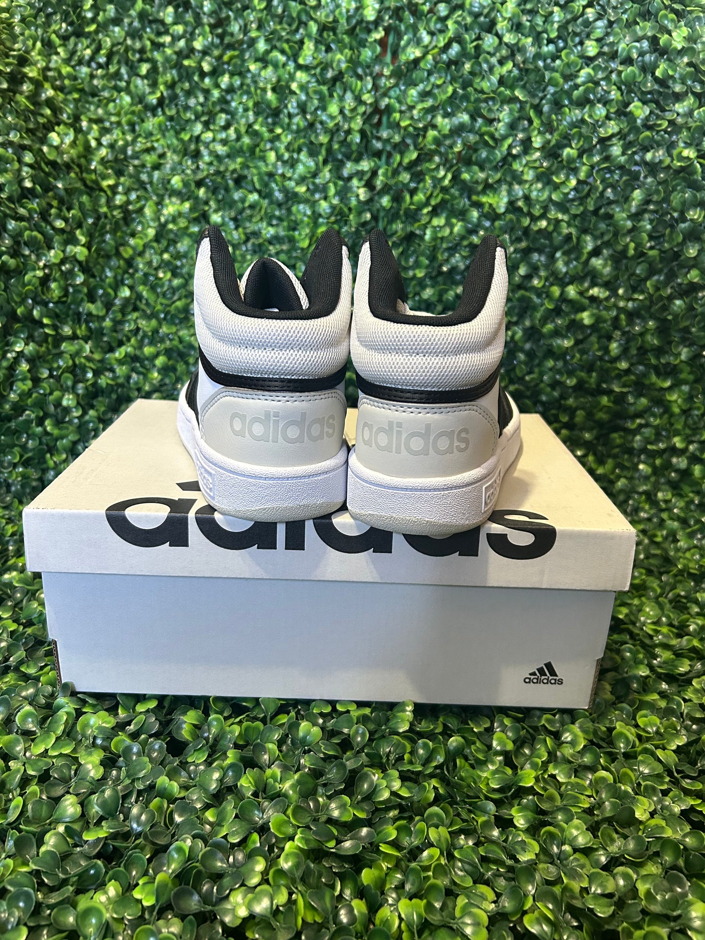 Adidas hoop 3.0 size 2y size 3y