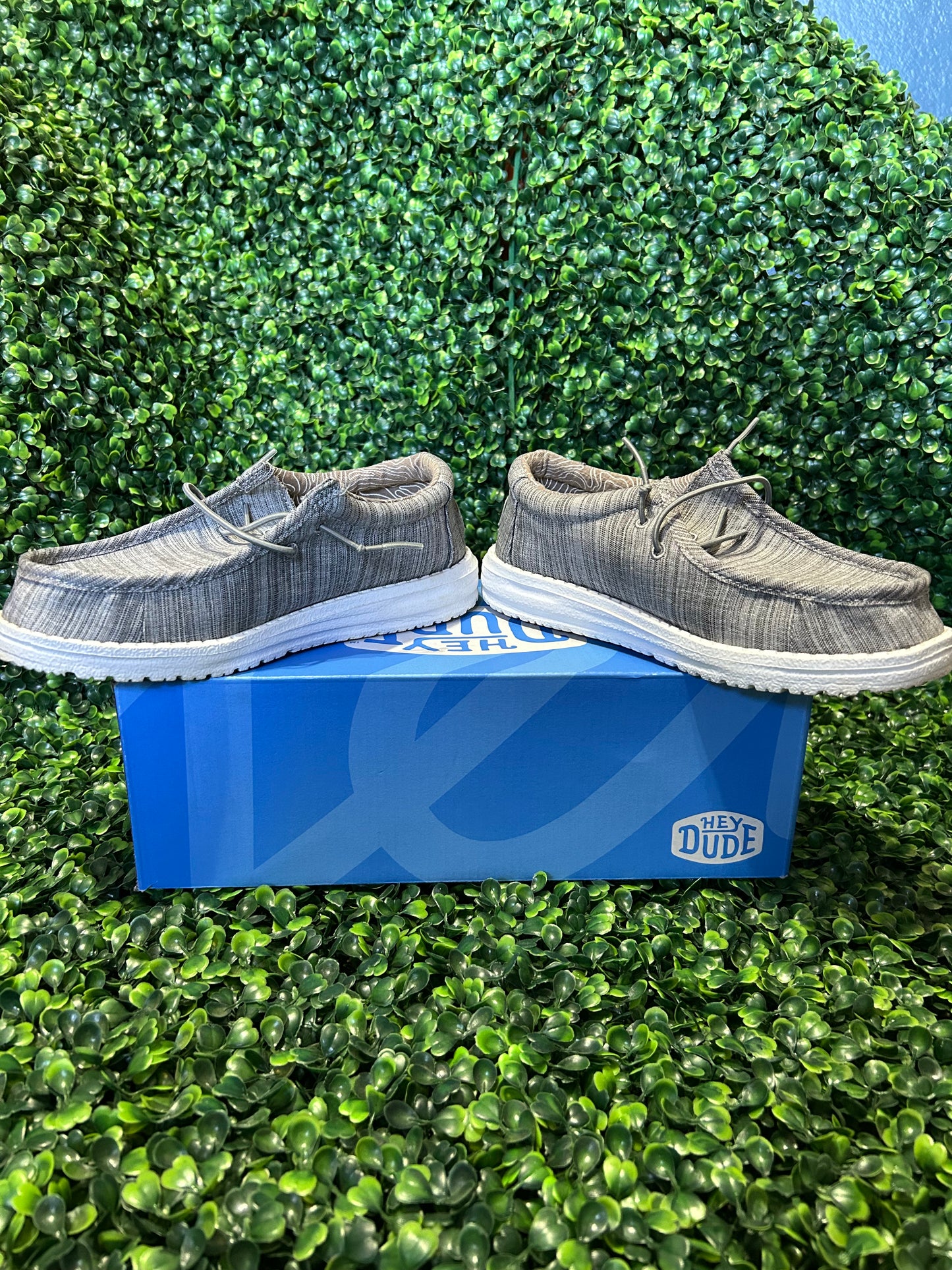 Hey Dude size 4