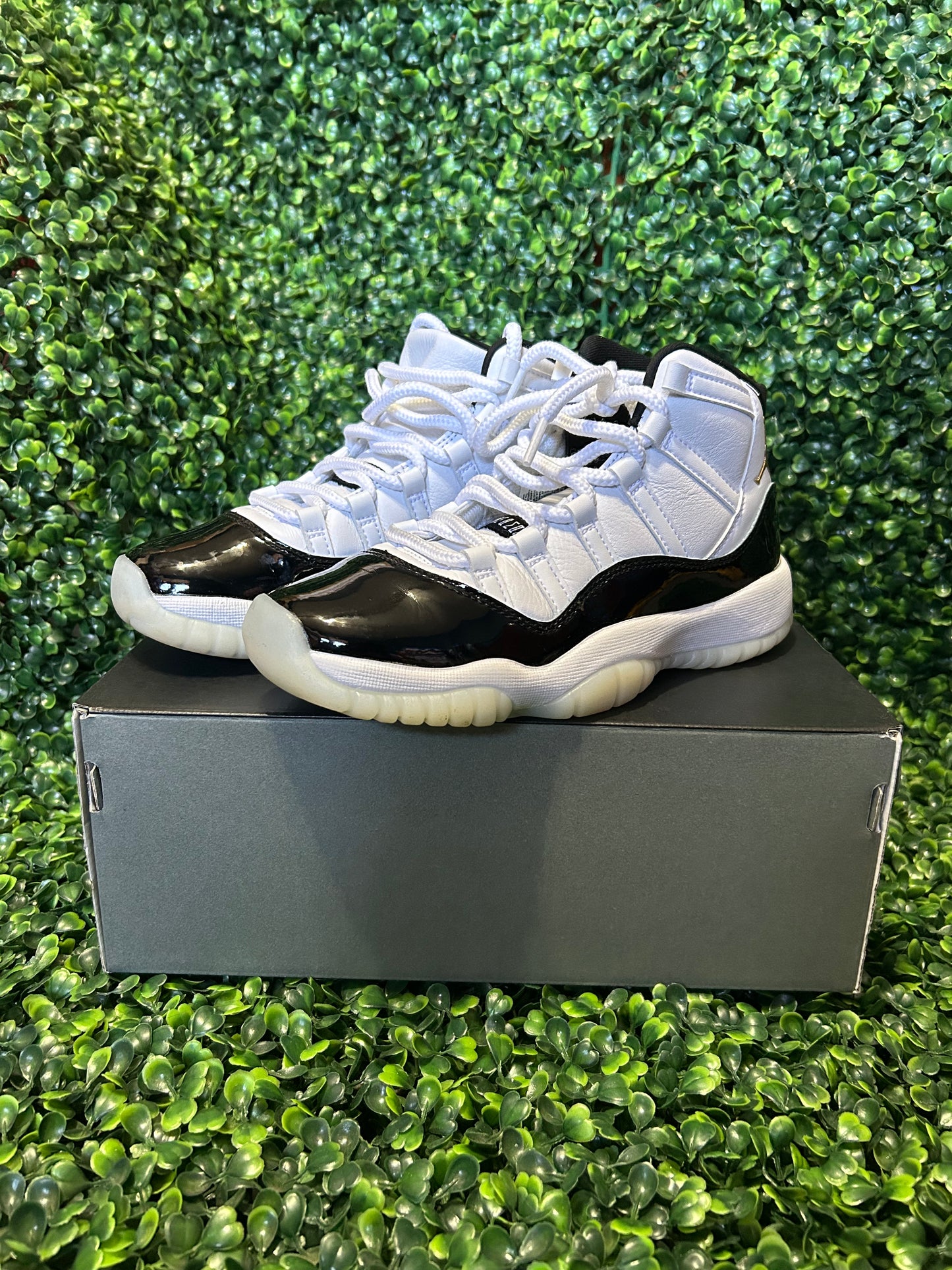 Jordan 11 retro size 4.5