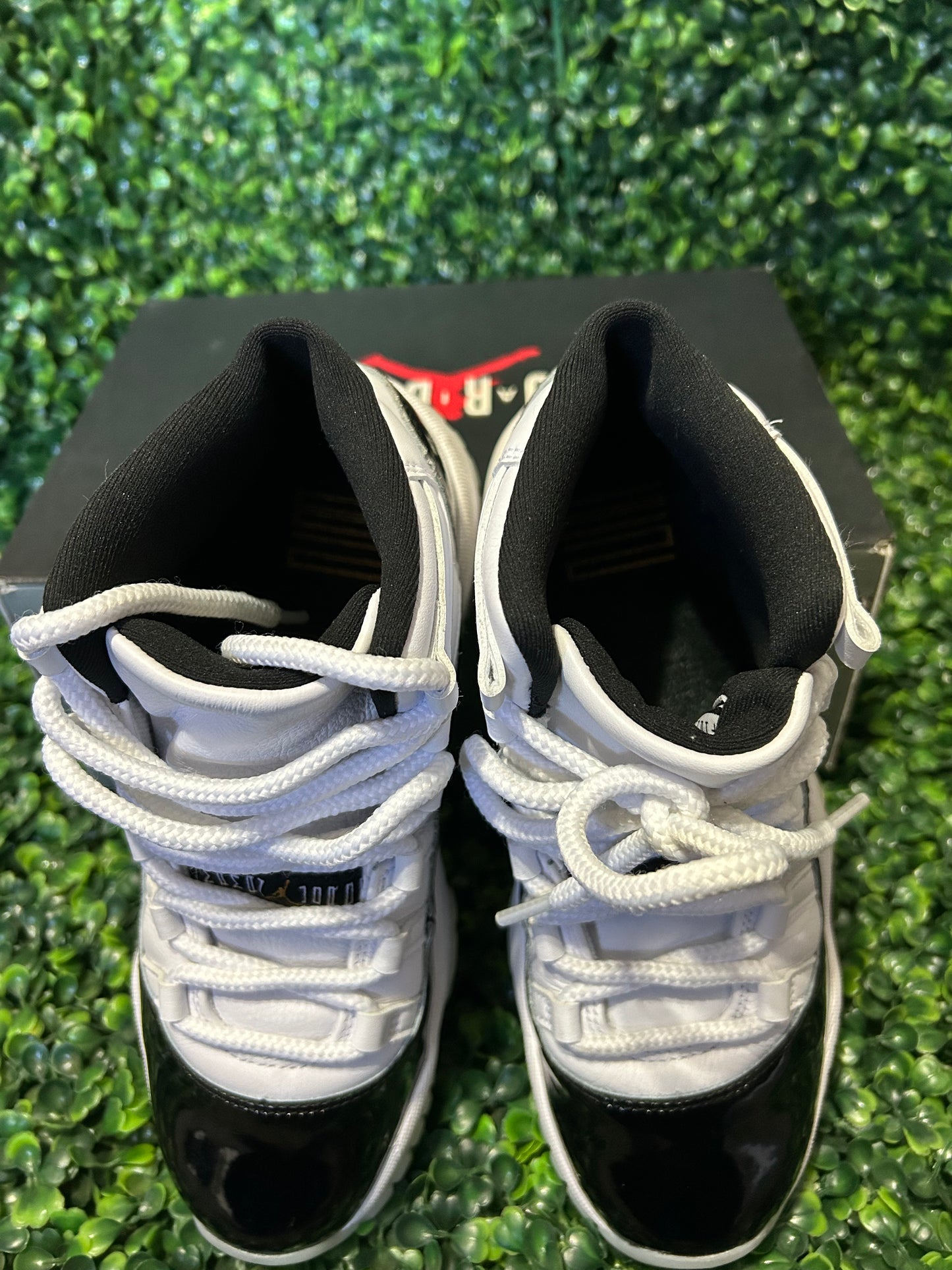 Jordan 11 retro size 4.5