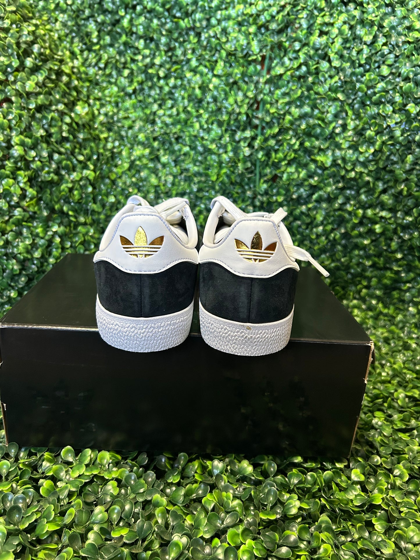 Adidas gazelle size 5m size 9m size 10m