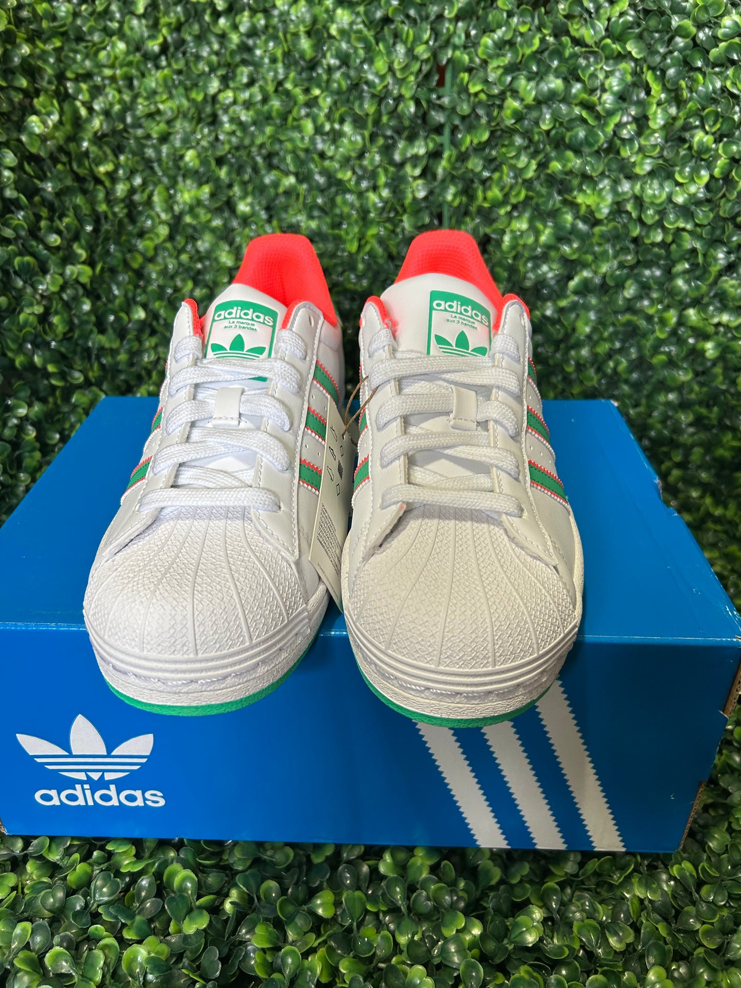 Adidas superstar size 5