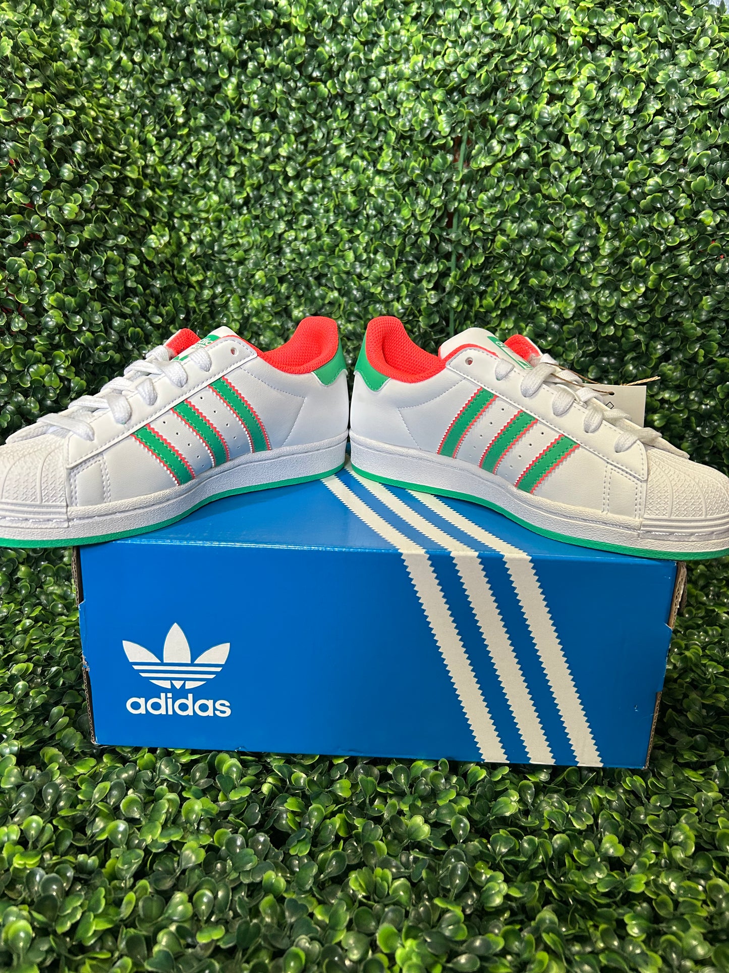 Adidas superstar size 5