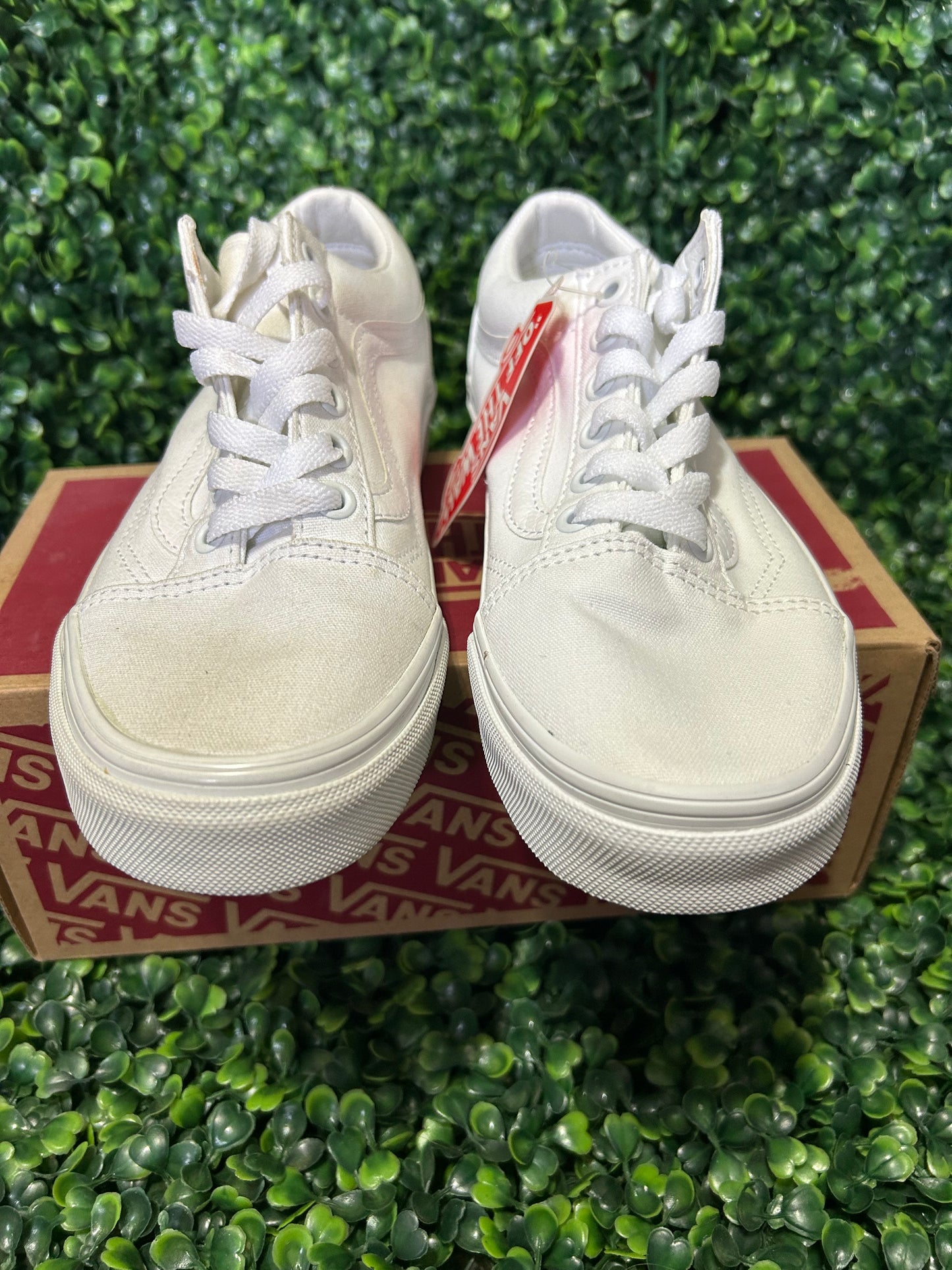 Vans size 6w/5m