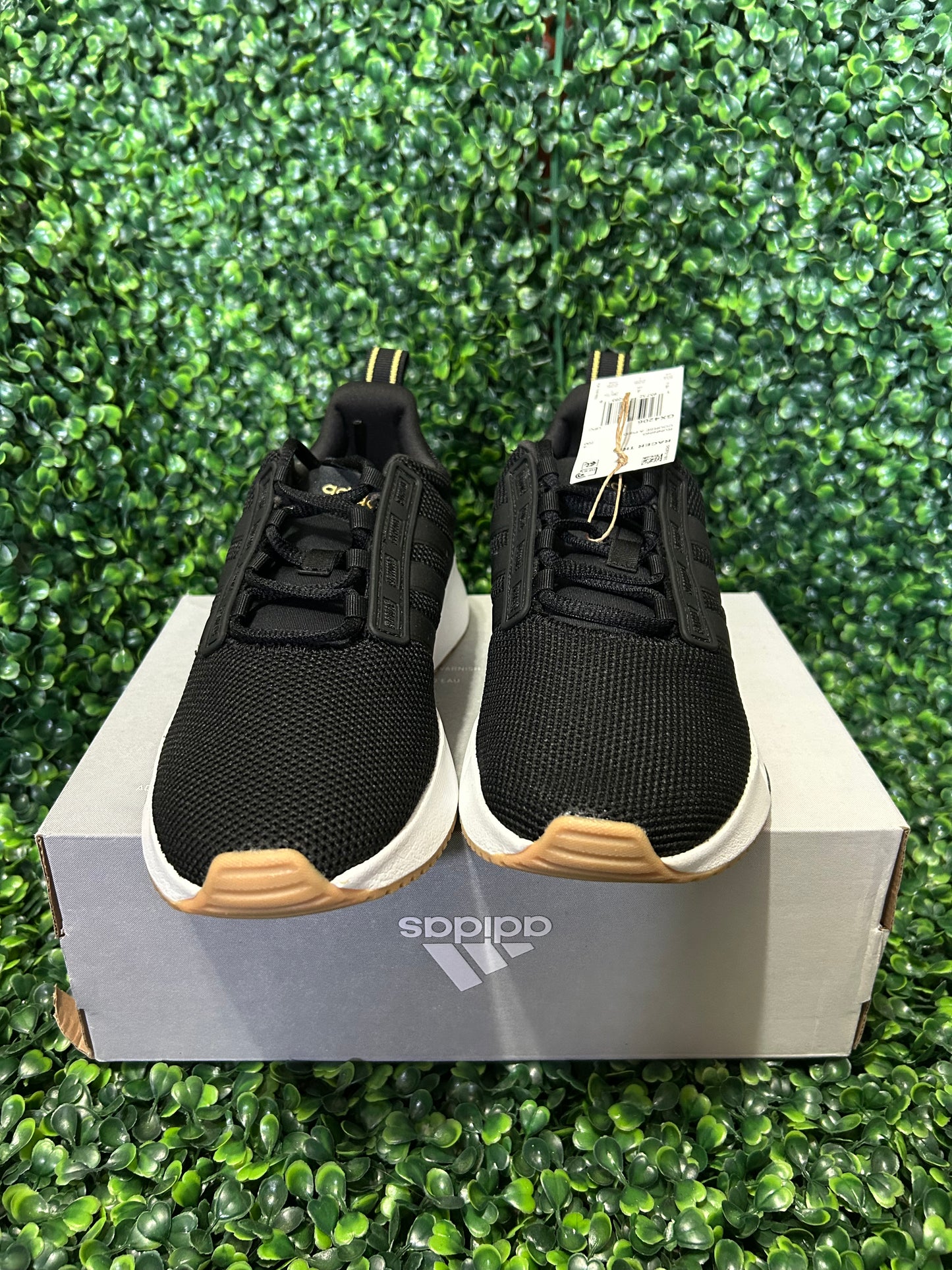 Adidas racer size 5.5