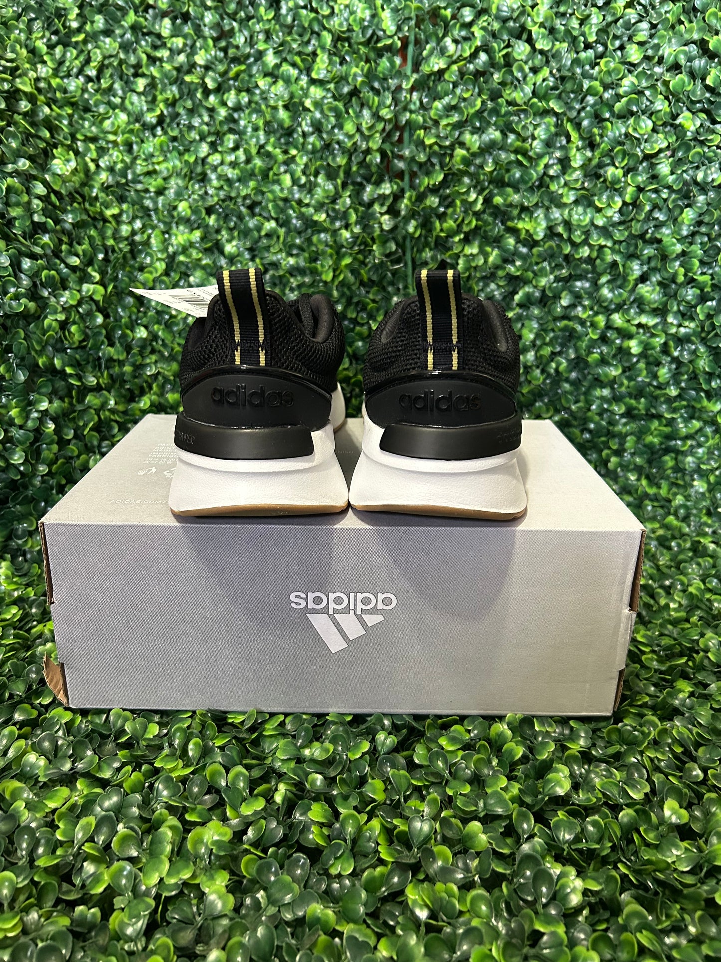 Adidas racer size 5.5