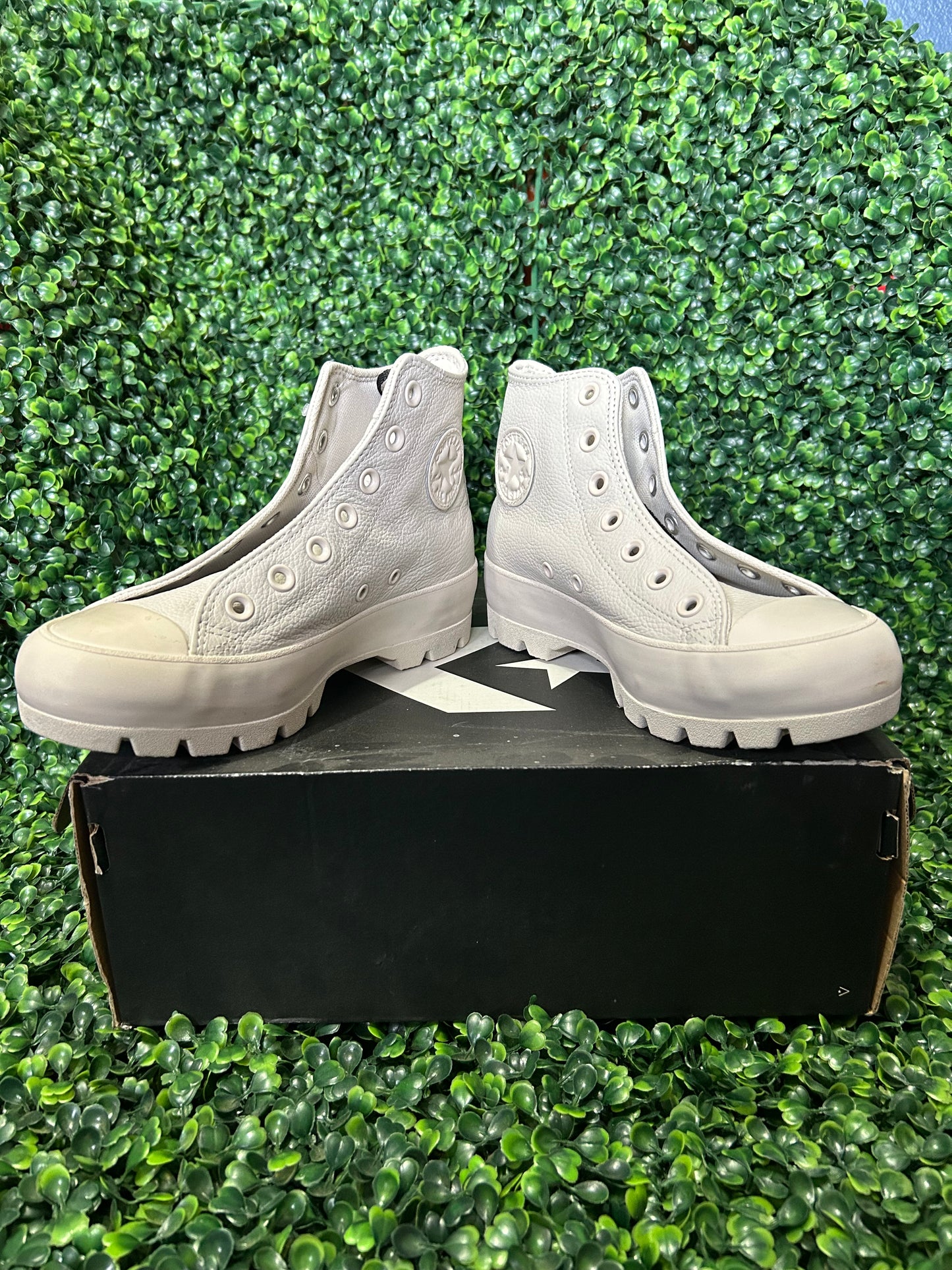 Converse size 6w