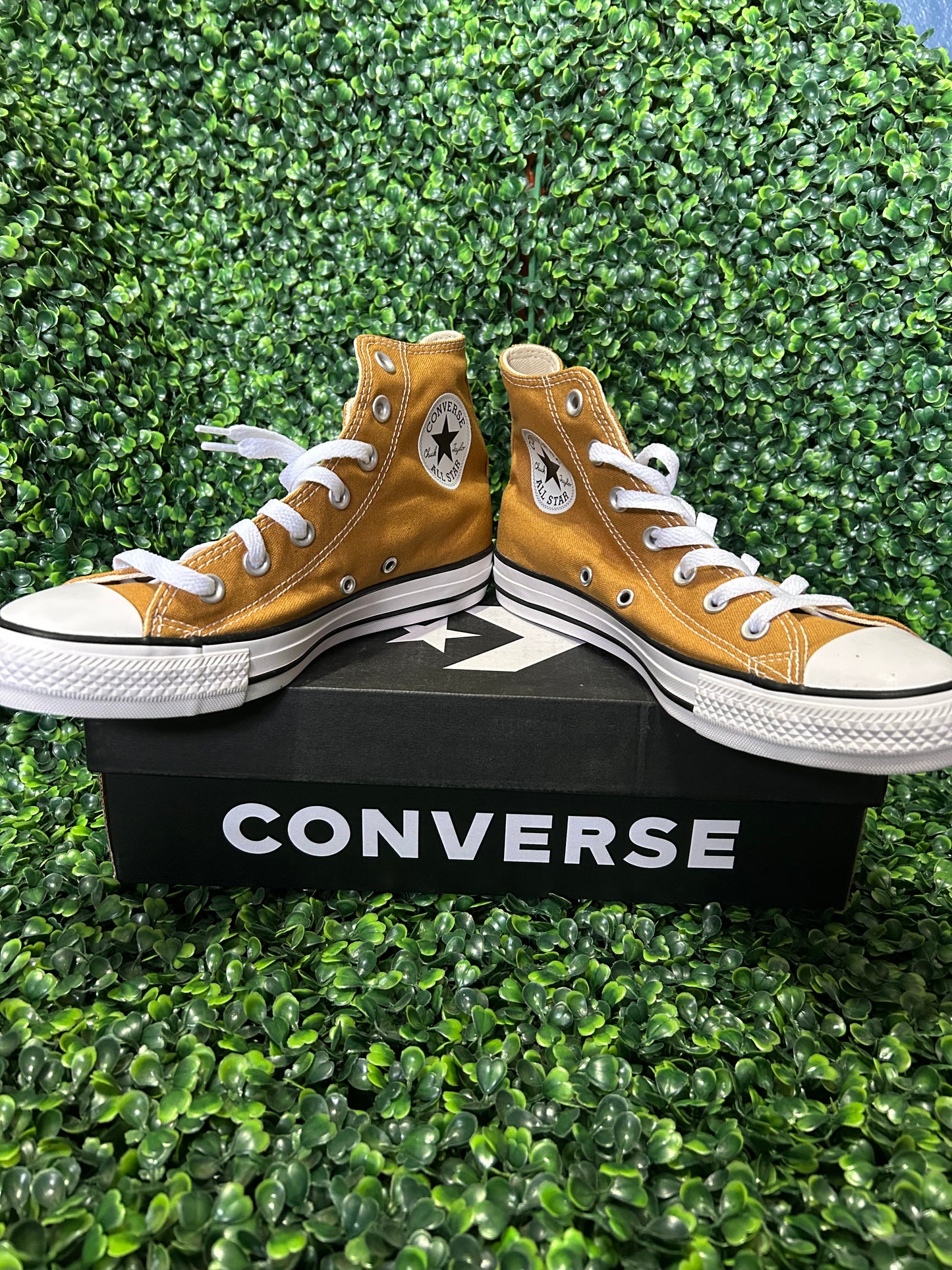 Converse size 6m/8w