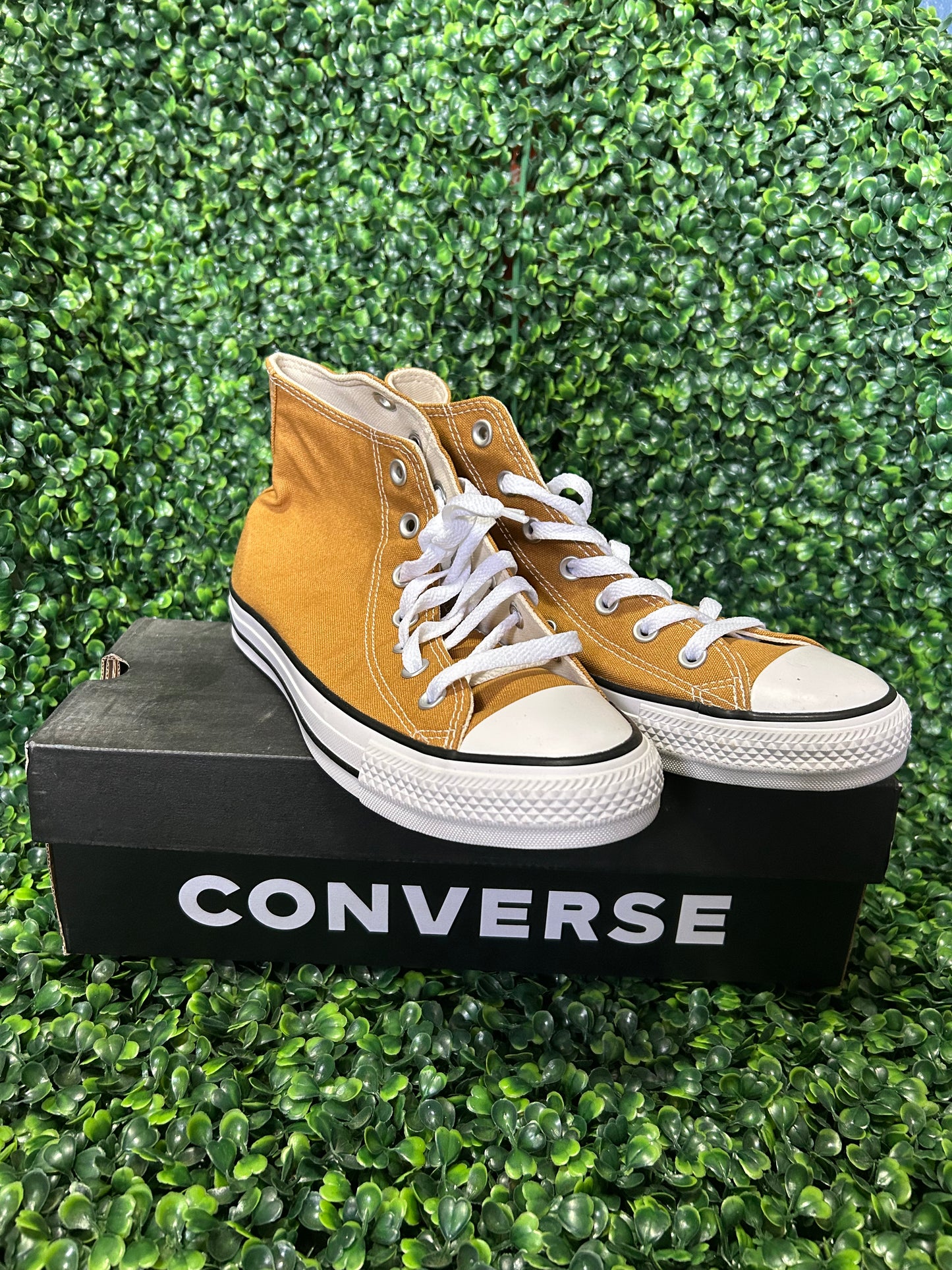 Converse size 6m/8w