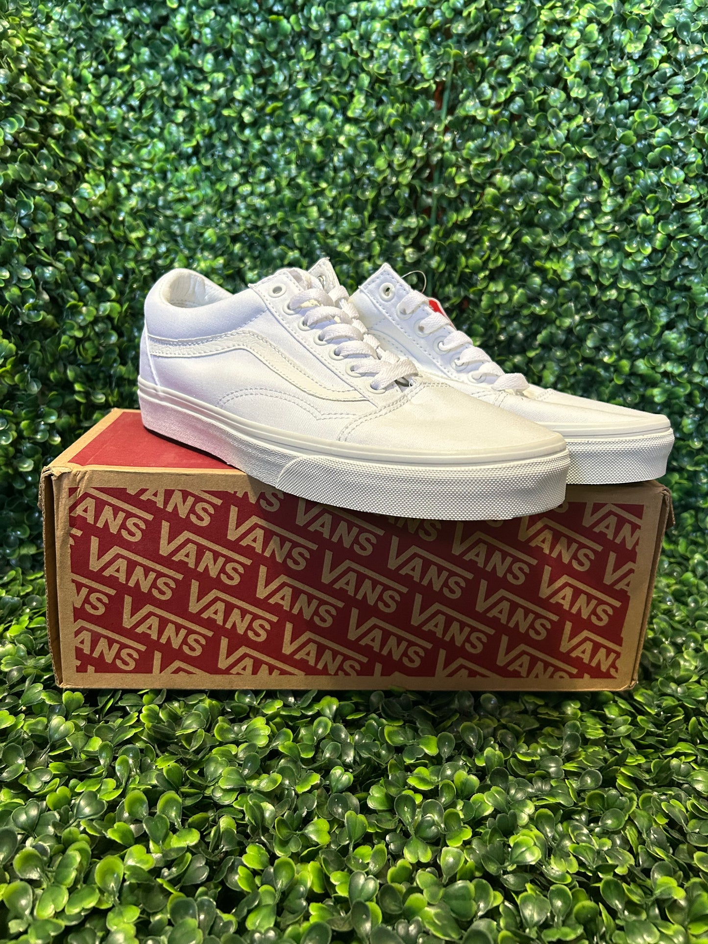 Vans size 9w/7.5m