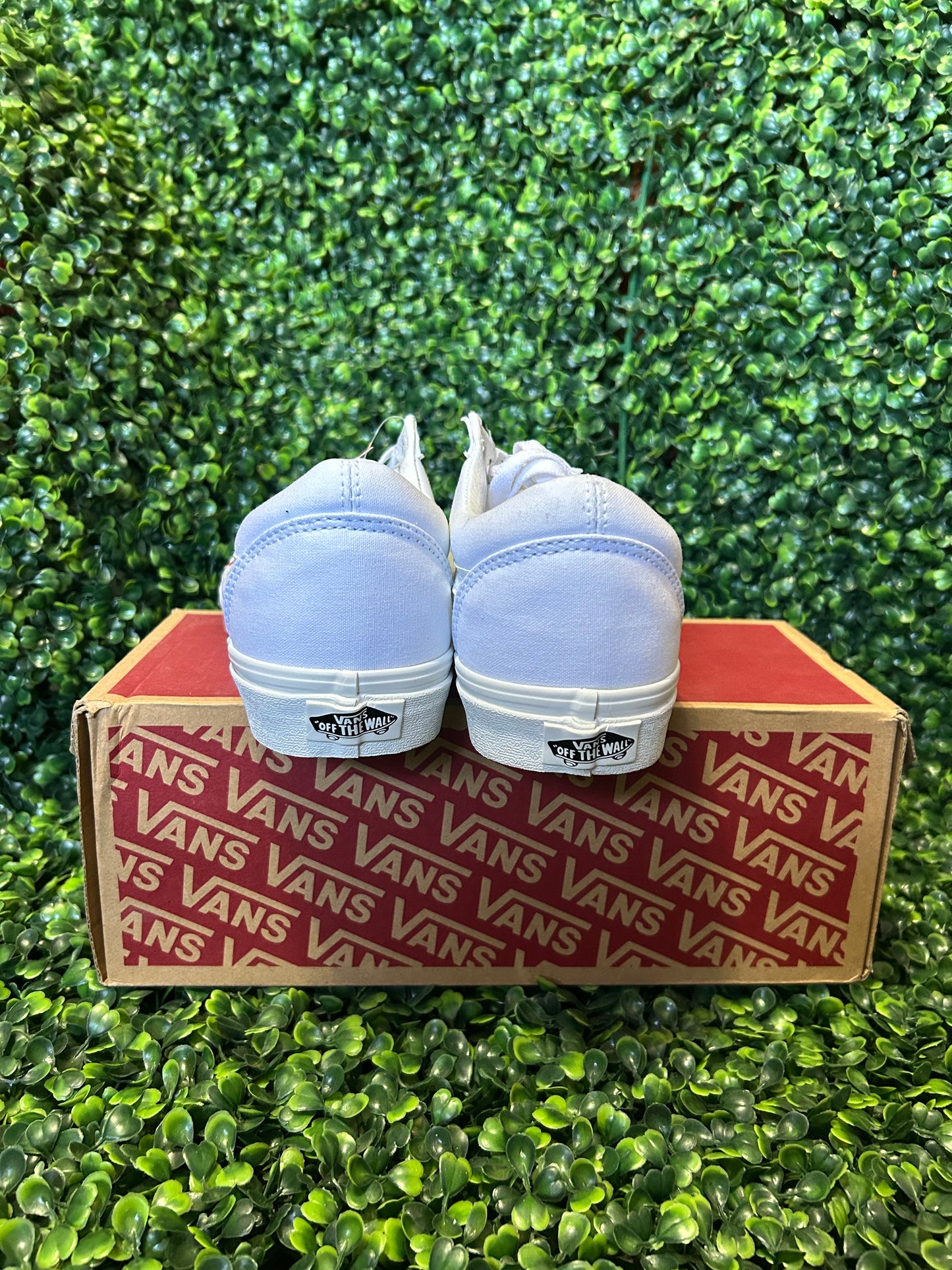 Vans size 9w/7.5m