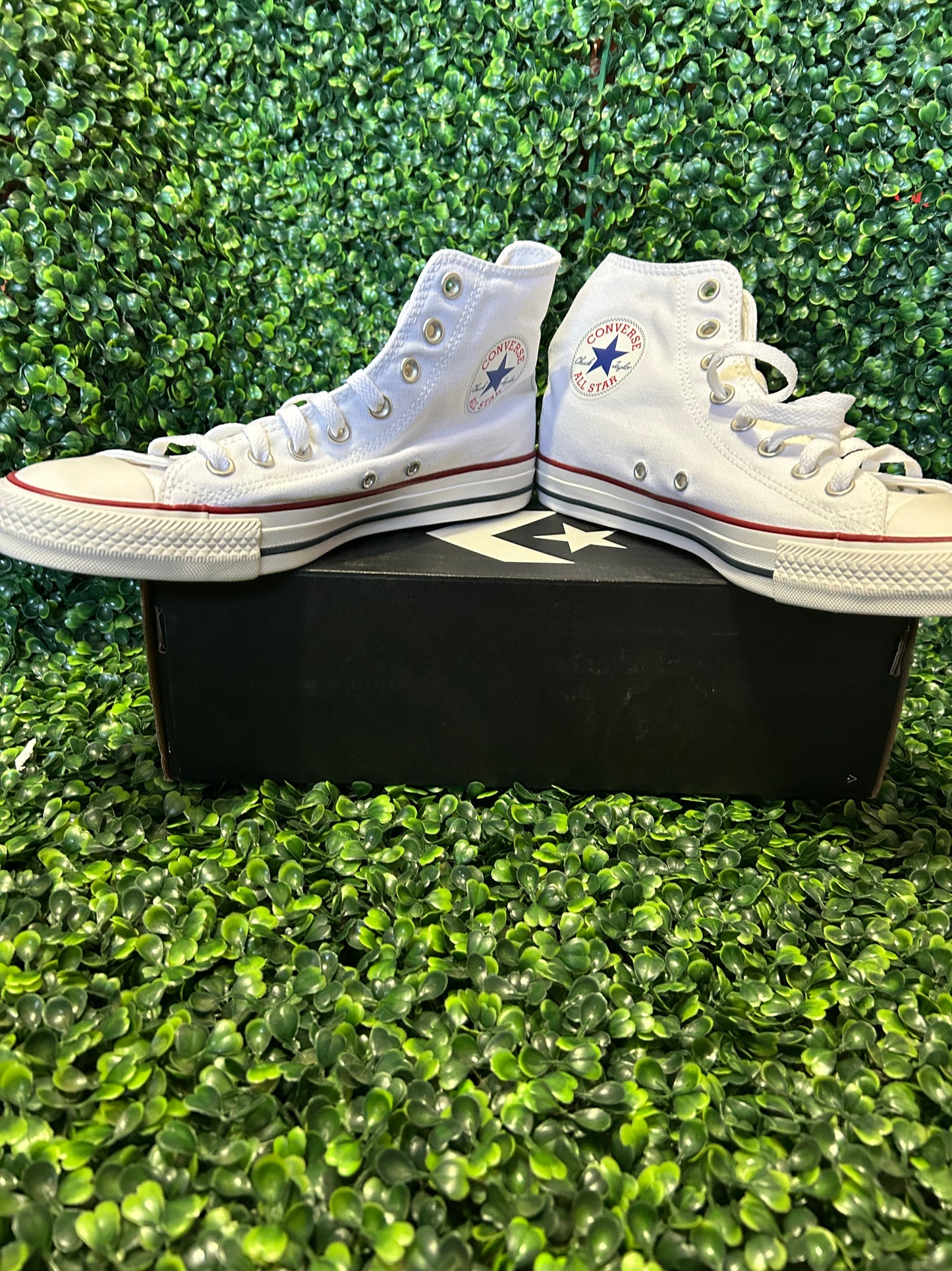 Converse size 7.5m/9.5w