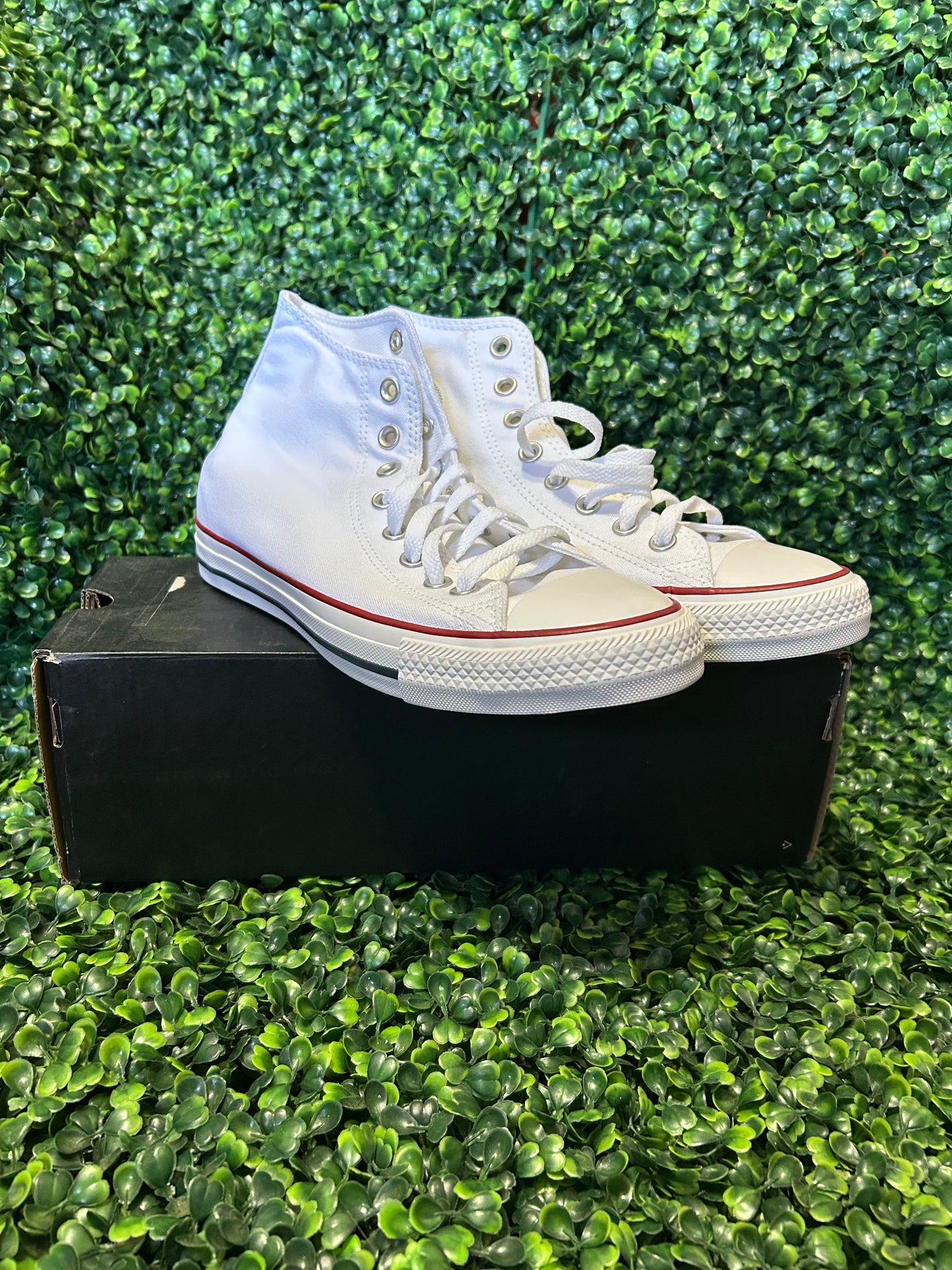 Converse size 7.5m/9.5w