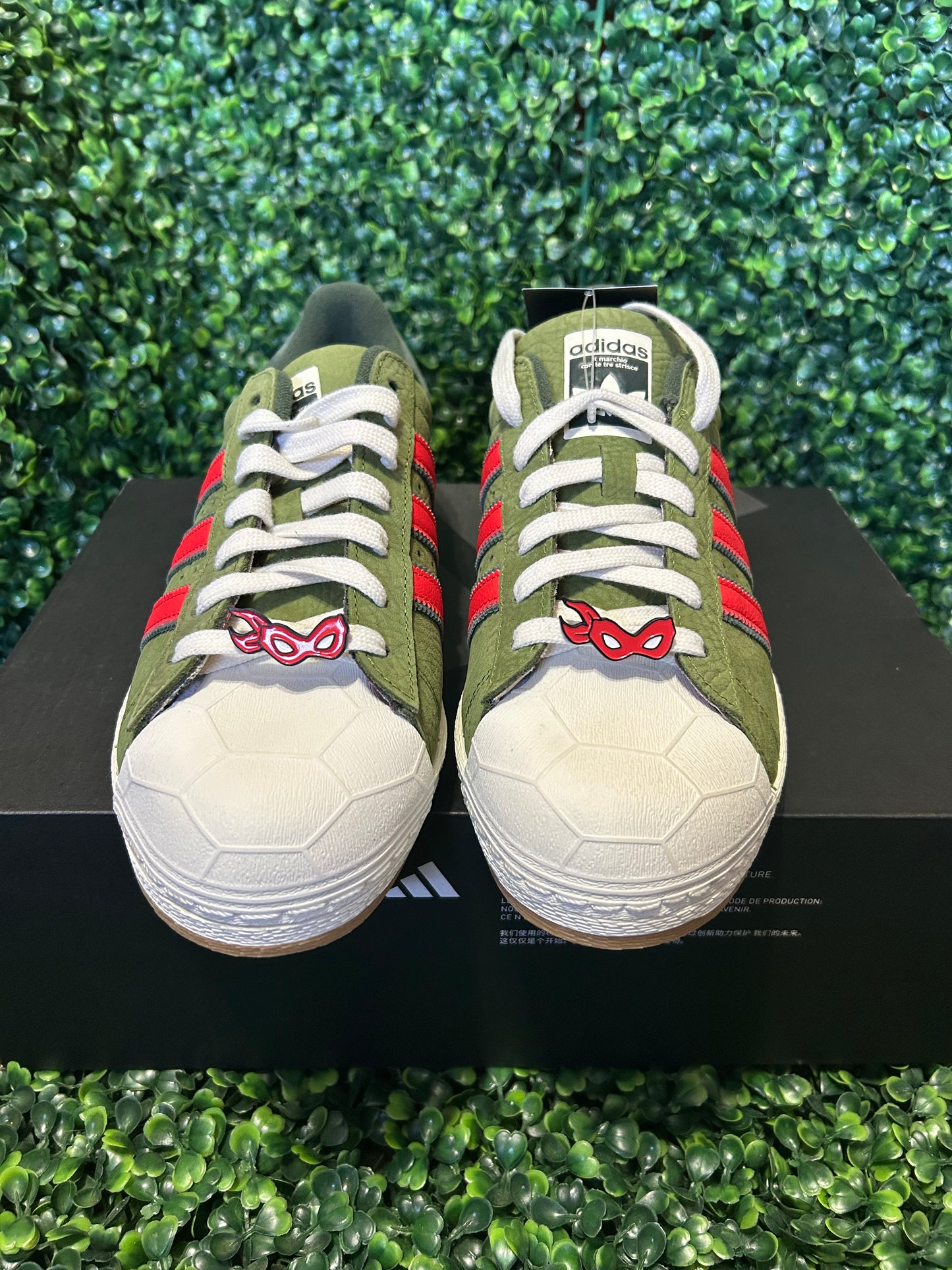 Adidas TMNT shell toe size 9
