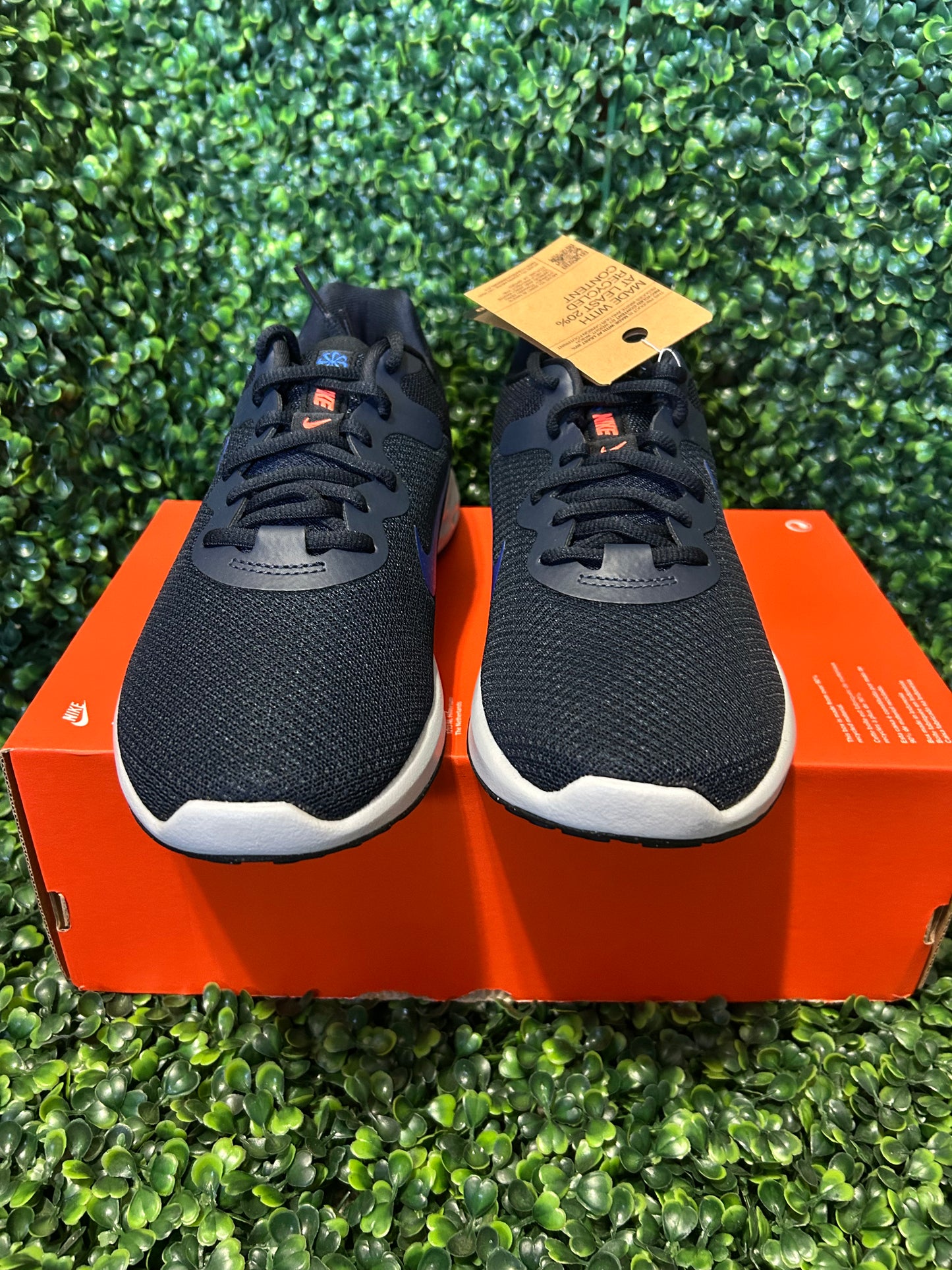 Nike revolution size 9m