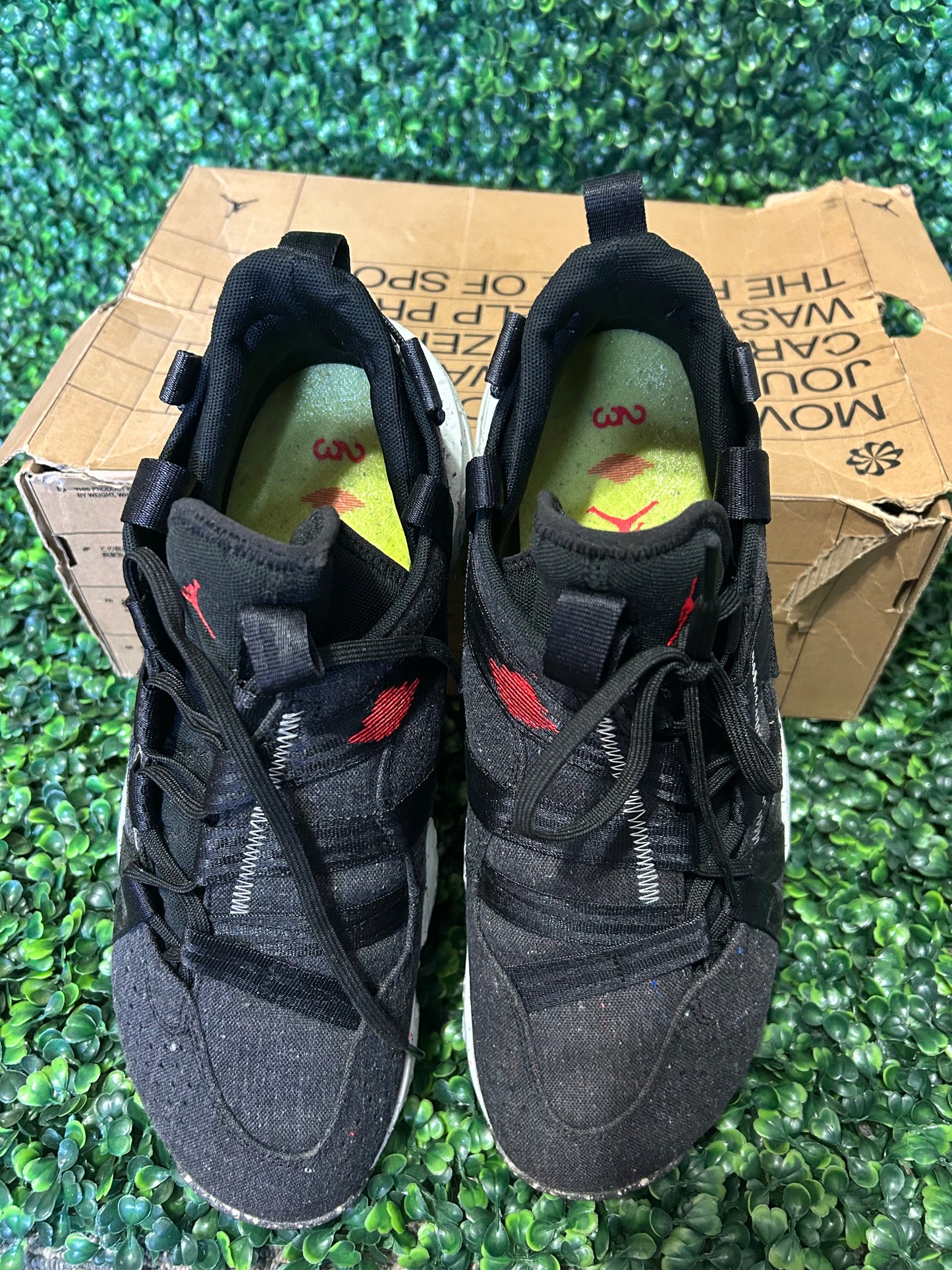 Jordan Carter size 11