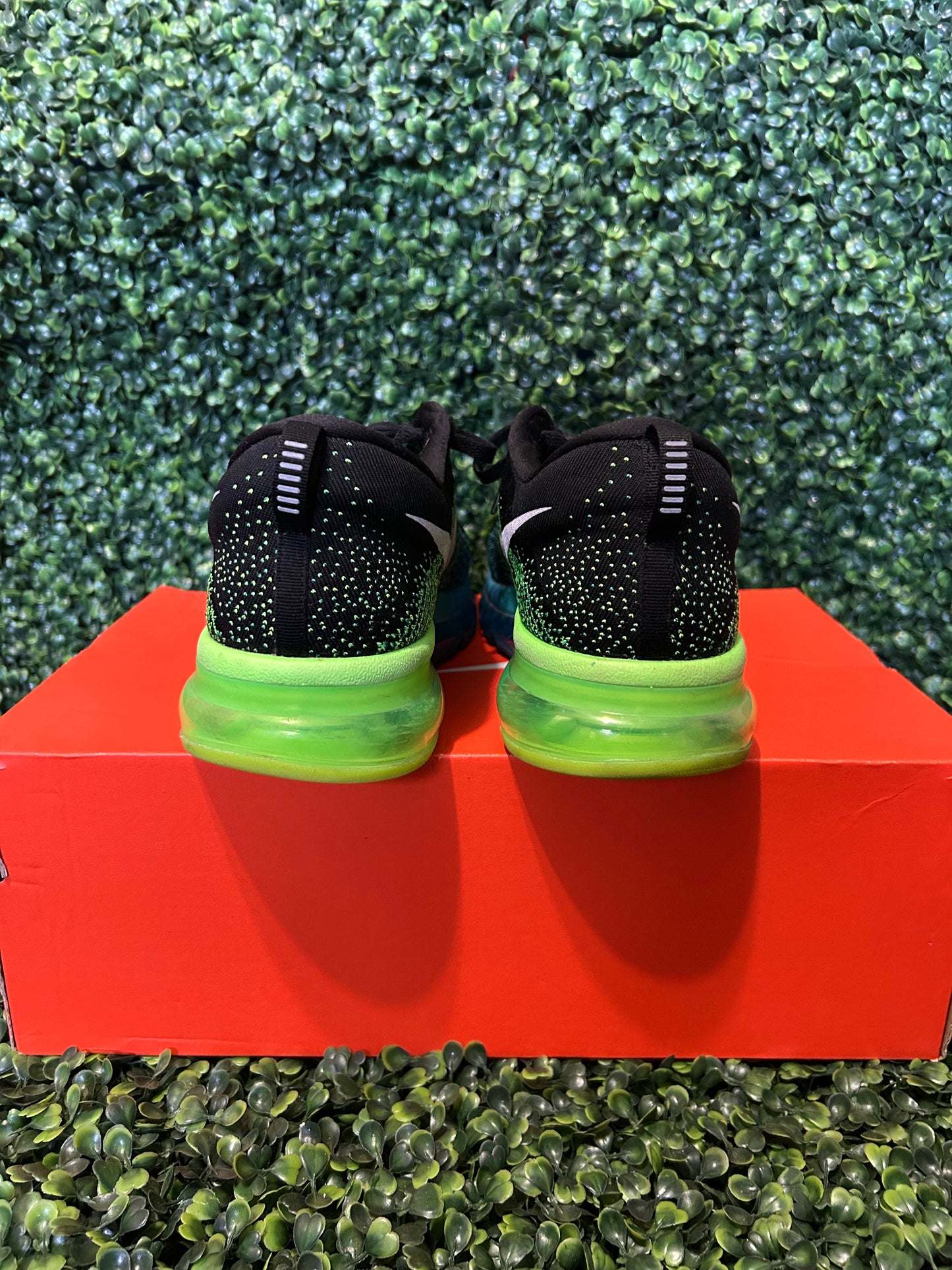 Nike fly knit max size 13