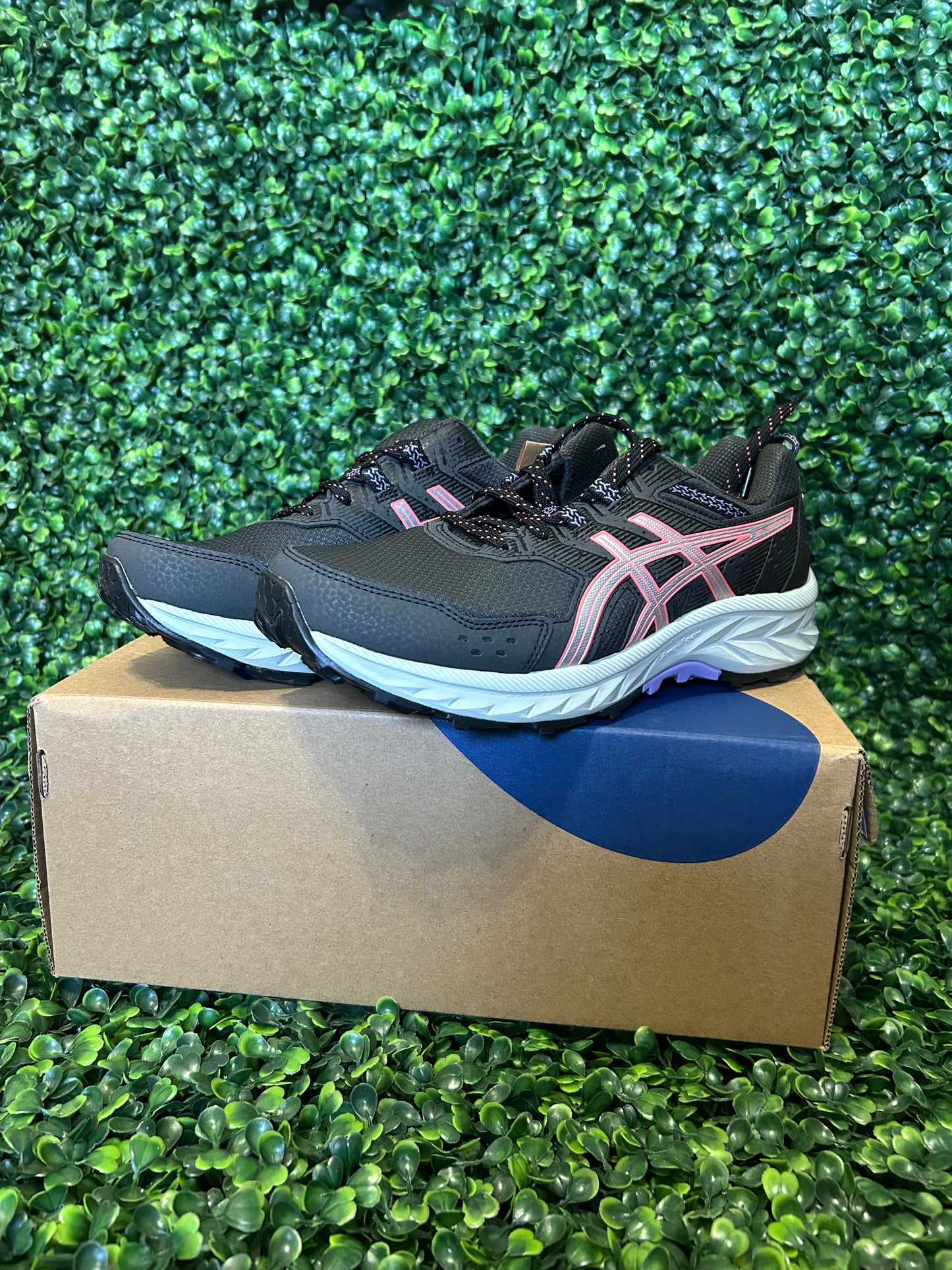 Asics size 7.5w