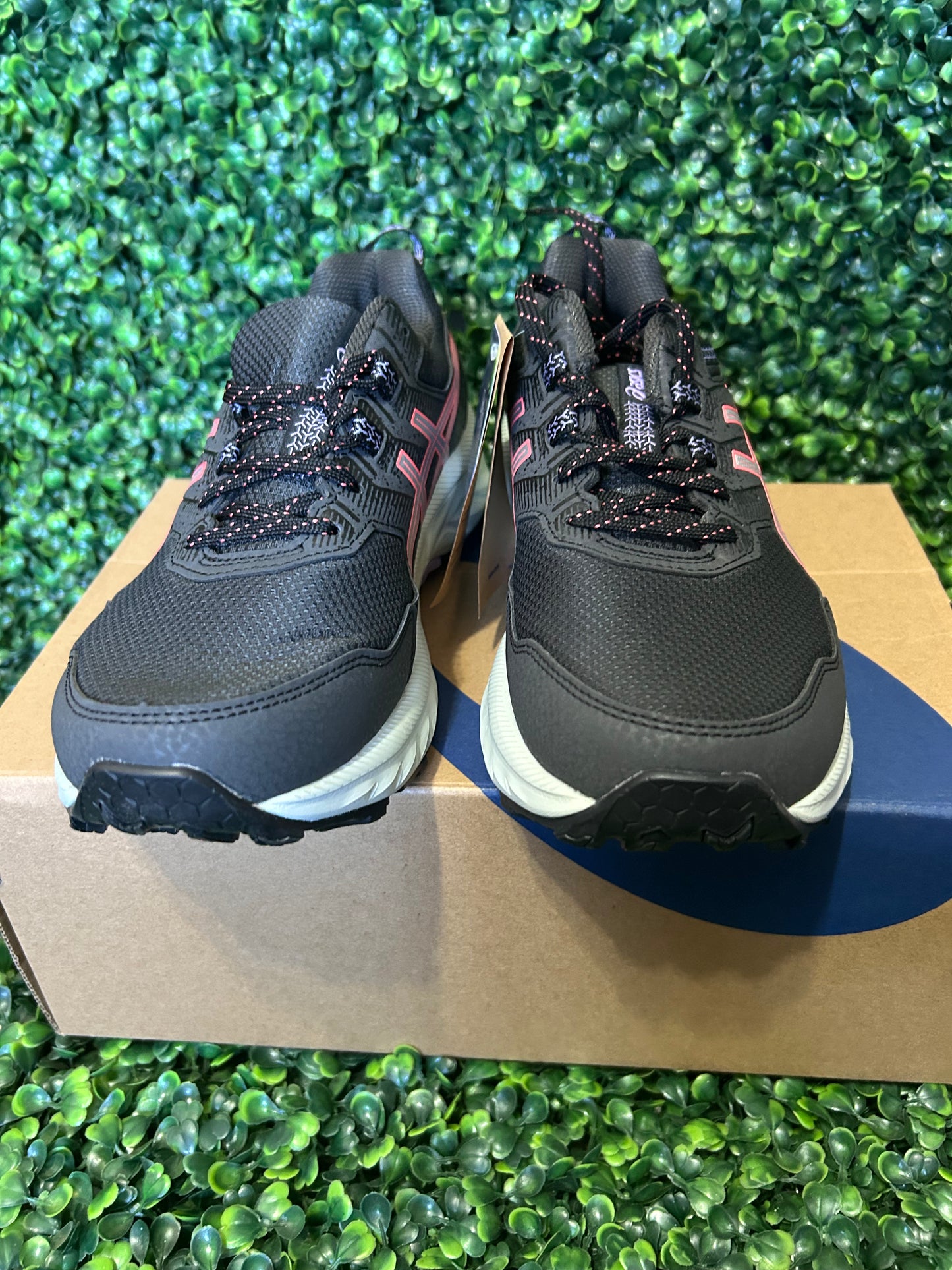 Asics size 7.5w